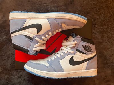 Nike Air Jordan 1 High OG "University Blue"