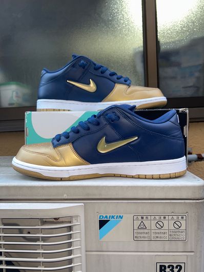 Supreme × Nike SB Dunk Low OG QS "Metallic Gold/Navy"