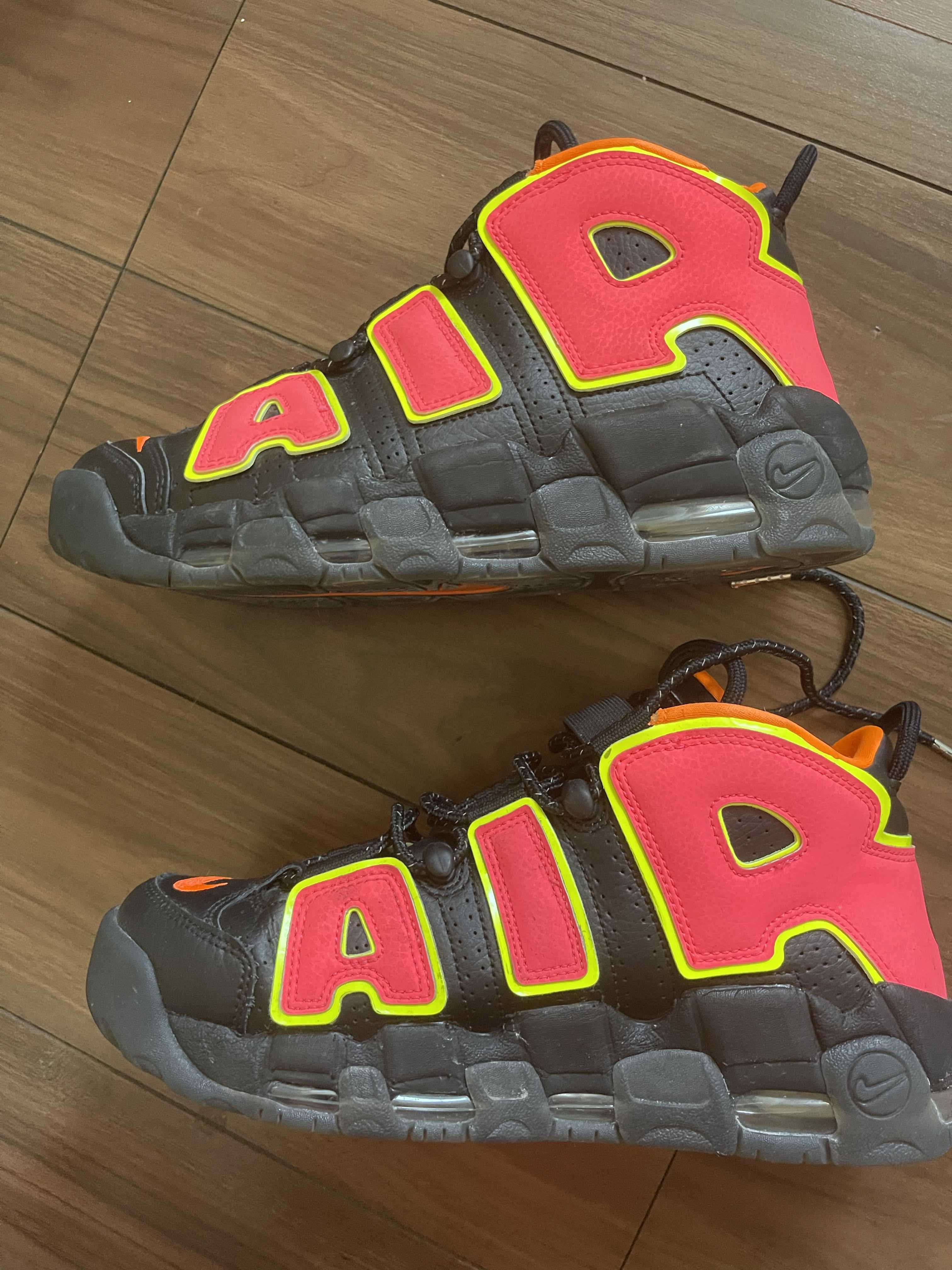 NIKE Women's AIR MORE UPTEMPO "HOT PUNCH"