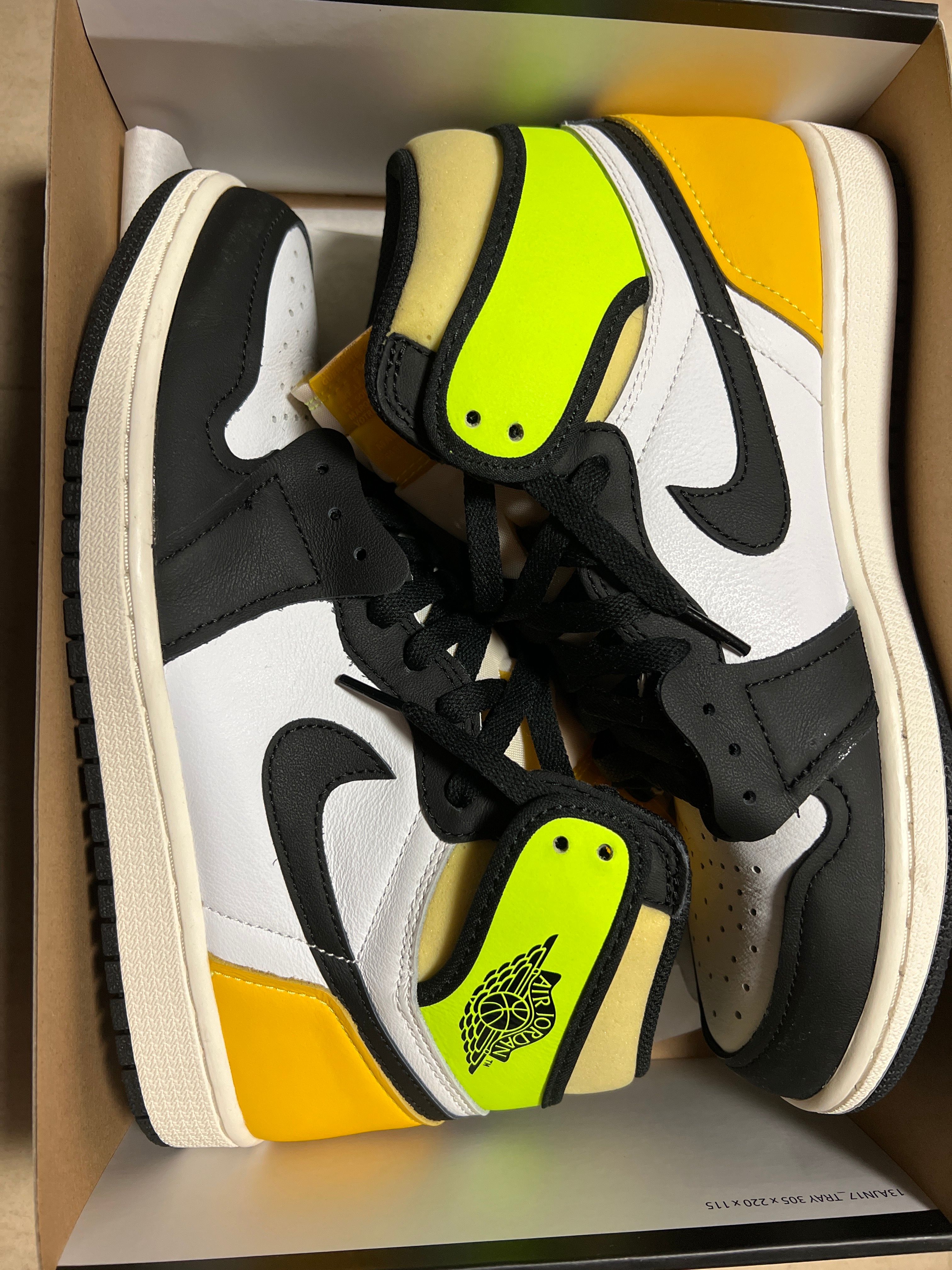 Nike Air Jordan 1 High OG "Volt Gold"