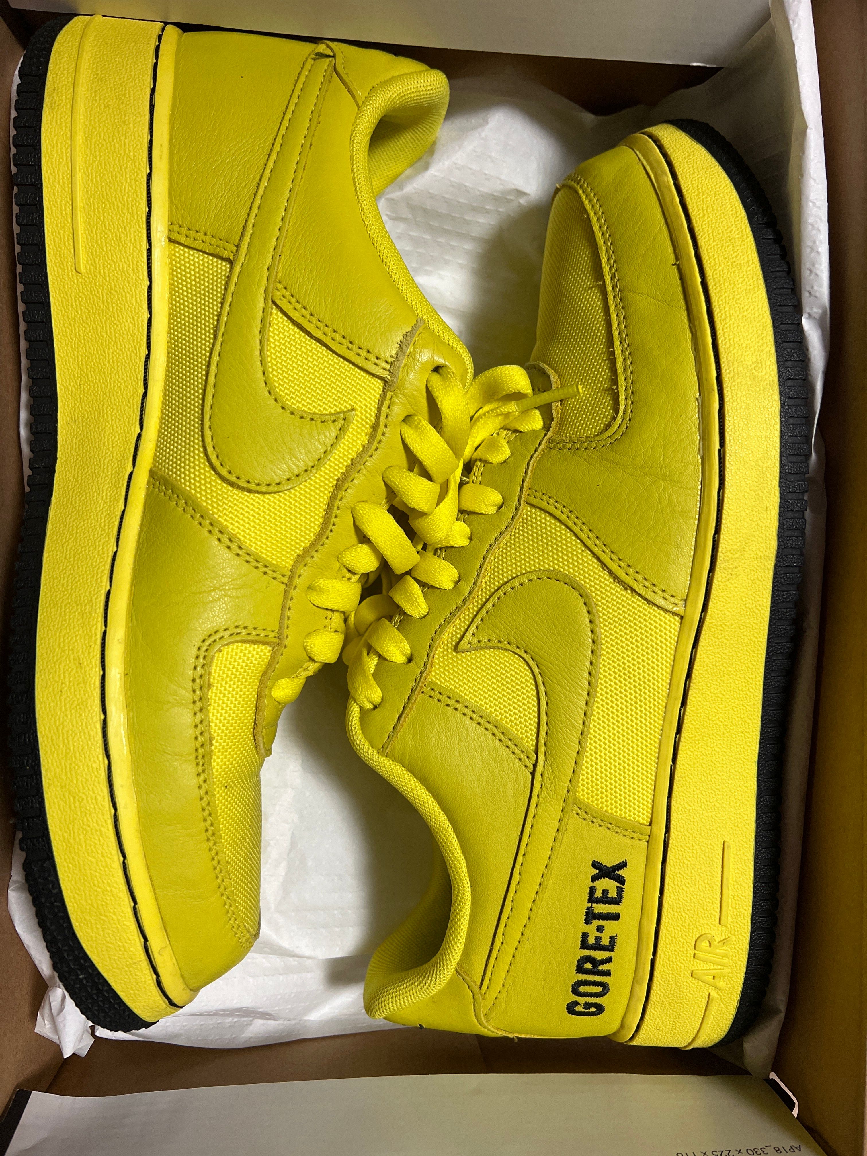 Nike Air Force 1 Low Gore-Tex "Dynamic Yellow"