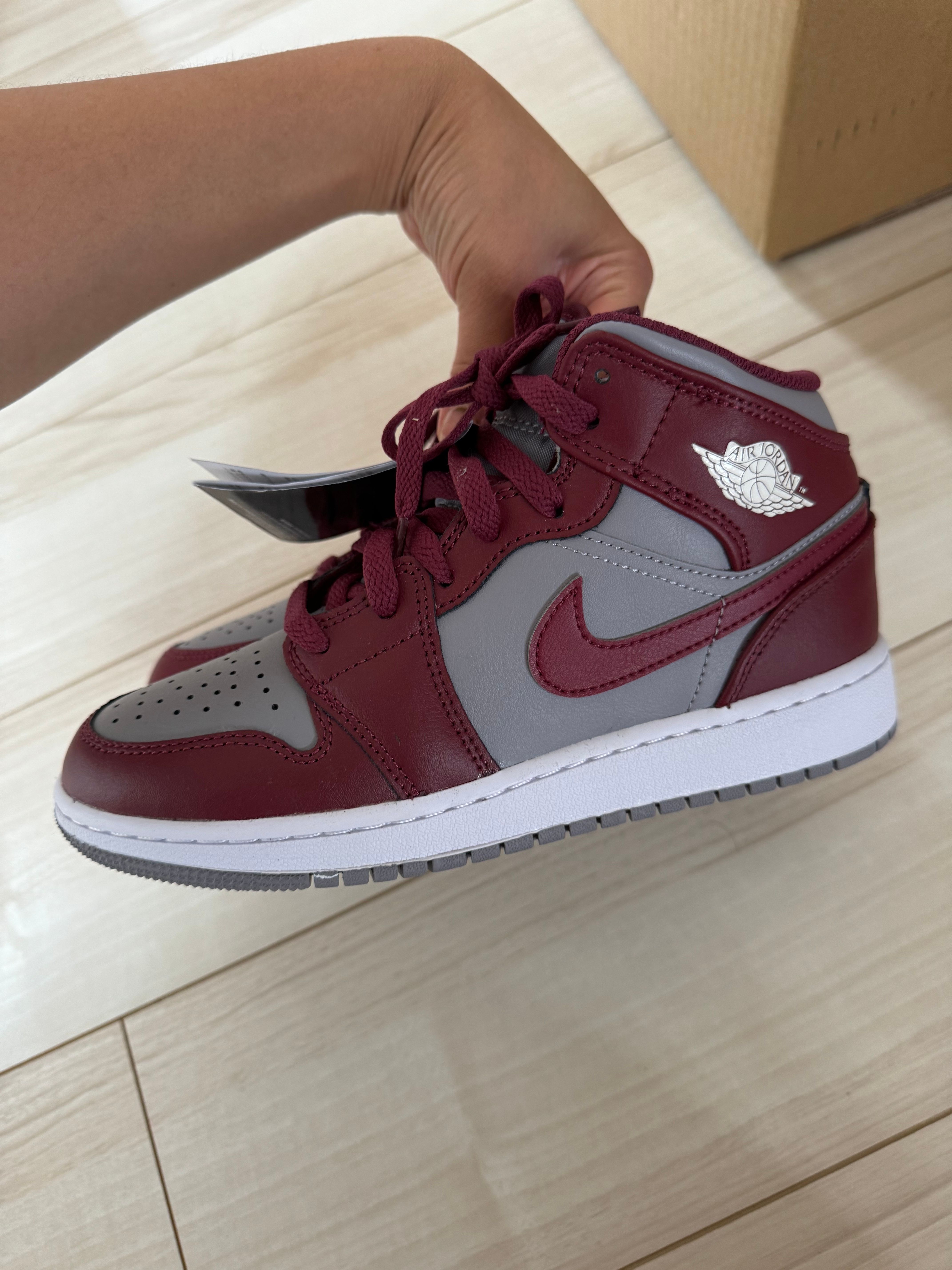 Nike GS Air Jordan 1 Mid "Team Red"