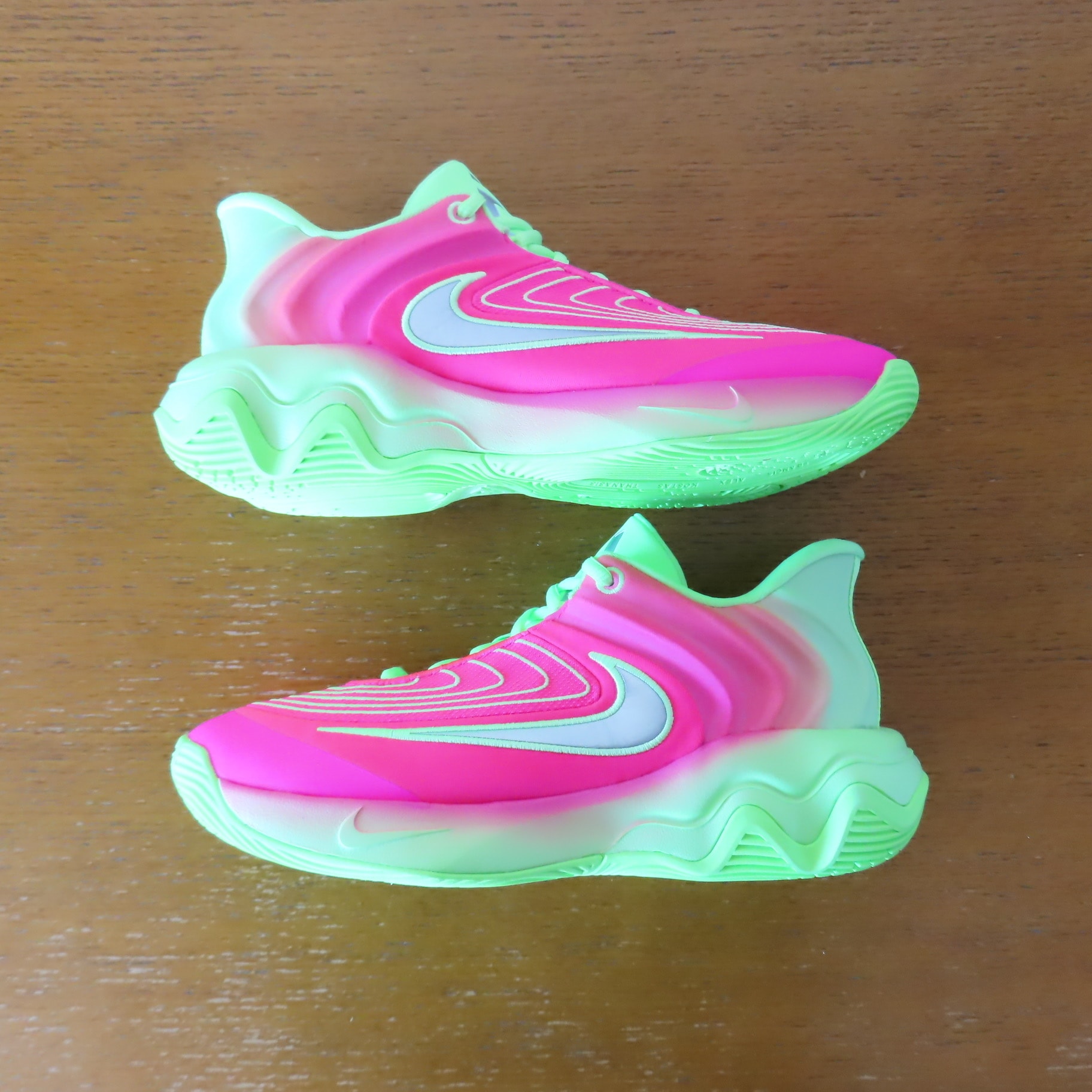 ナイキ ヤニス イモータリティ4 "ウォーターメロン" (FQ3680-303/FQ3681-303)