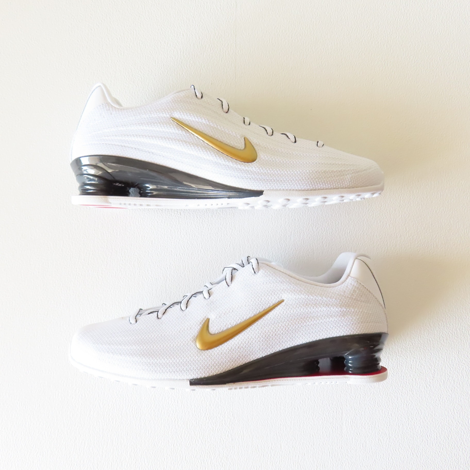 Nike Women's Shox Z "White/Varsity Red/Dark Charcoal/Metallic Gold"