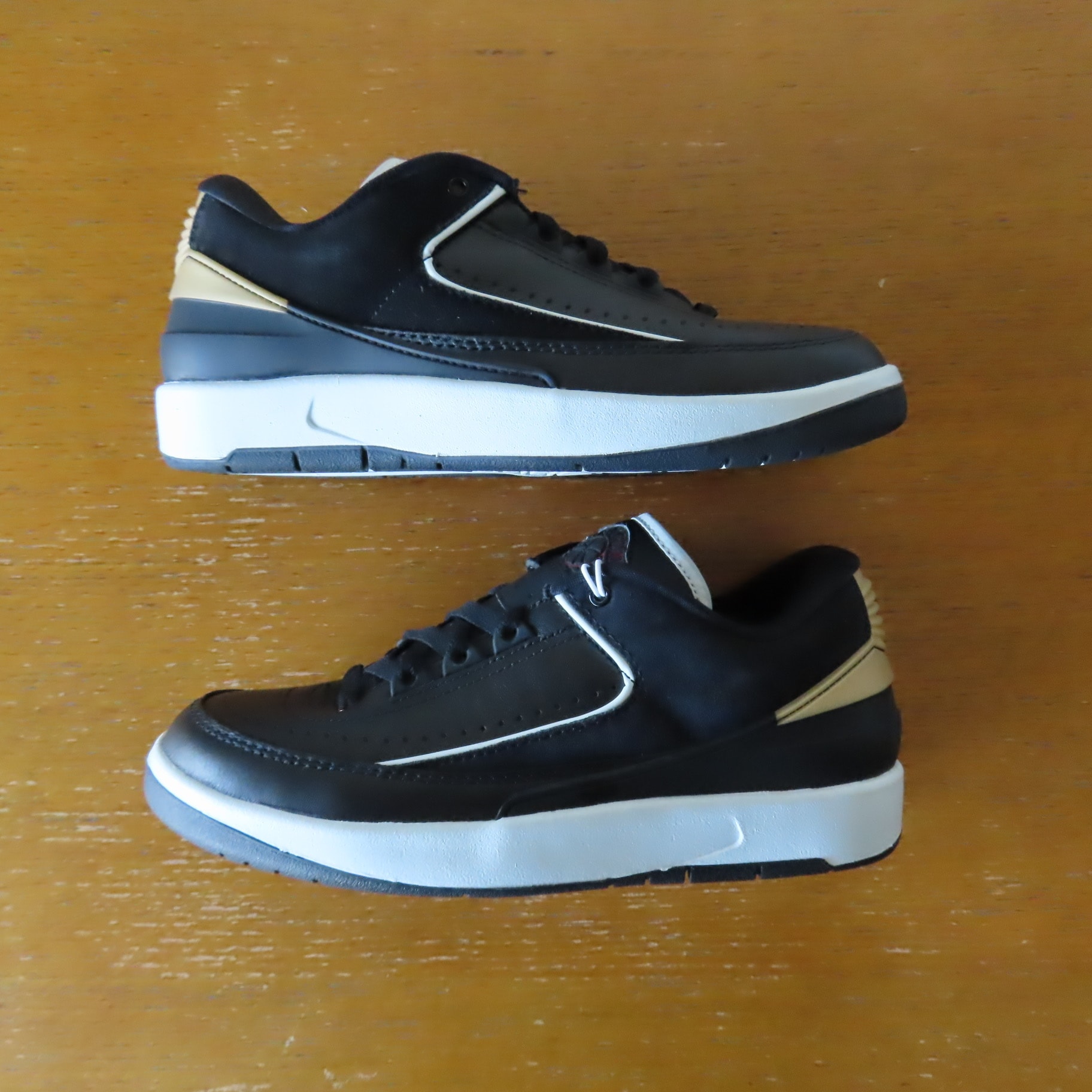 ナイキ ウィメンズ エアジョーダン2 レトロ ロー 