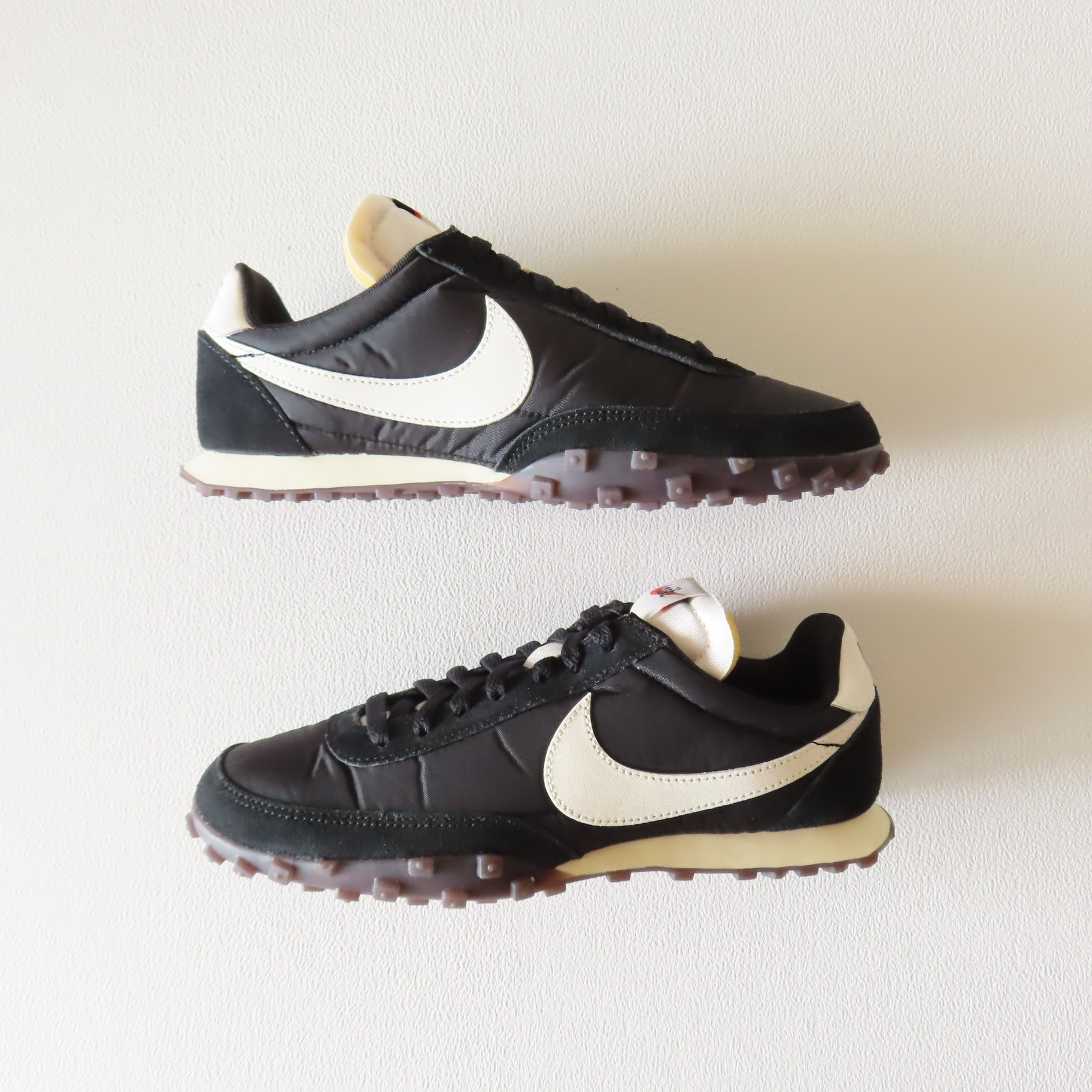 Nike Waffle Racer "Black/Sail-Coconut Milk-Gum Dark Brown"