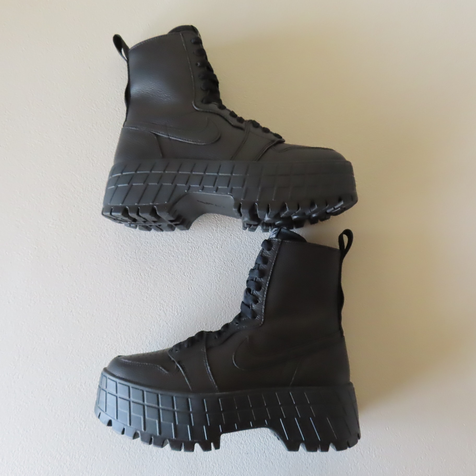 ナイキ ウィメンズ エアジョーダン1 ブルックリン ハイ 