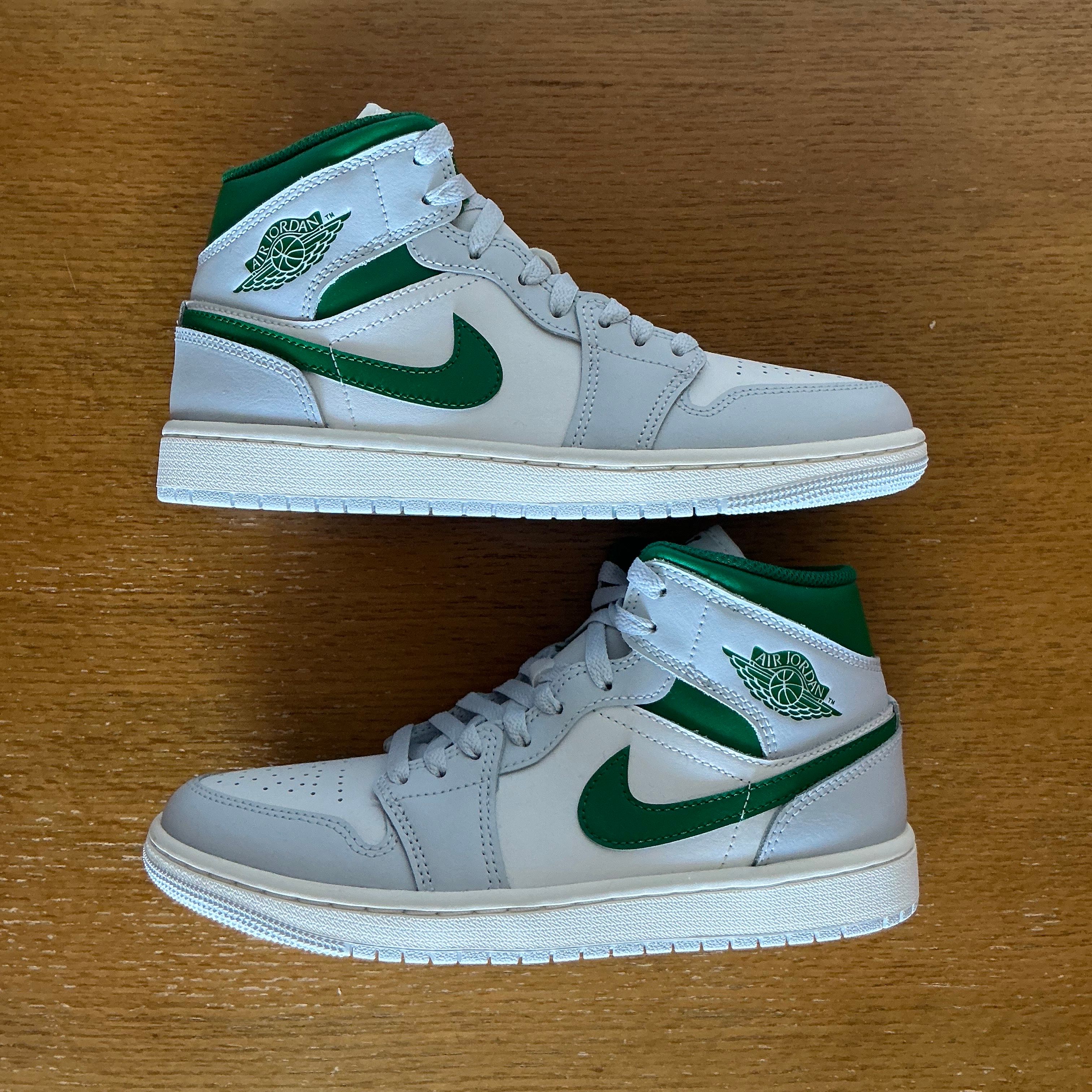 Nike Air Jordan 1 Mid "Summit White/Pure Platinum/Sail/Pine Green"