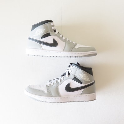 Nike Air Jordan 1 Mid "Grey White/Anthracite"