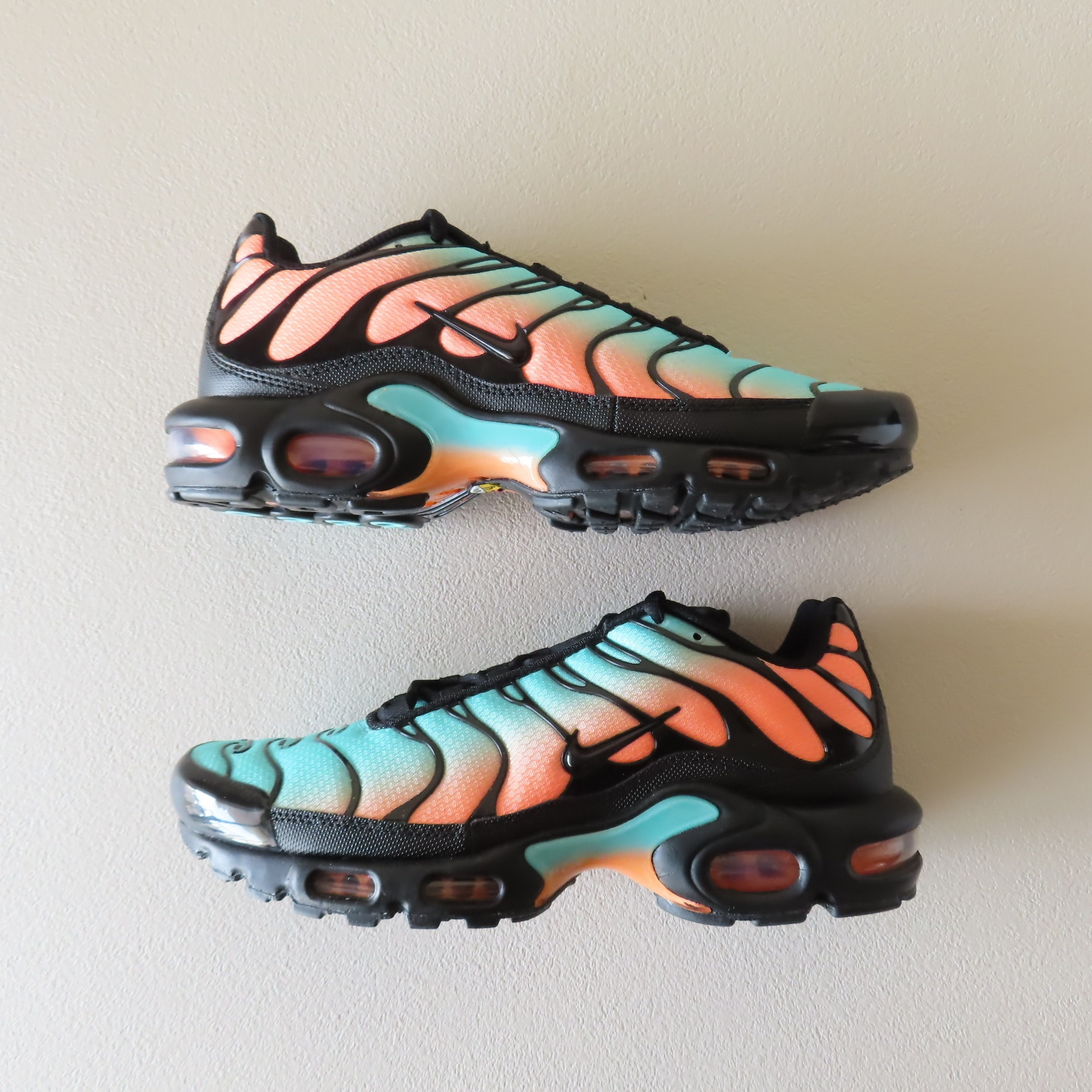 Nike Air Max Plus "Black/Aurora Green/Orange Pulse"