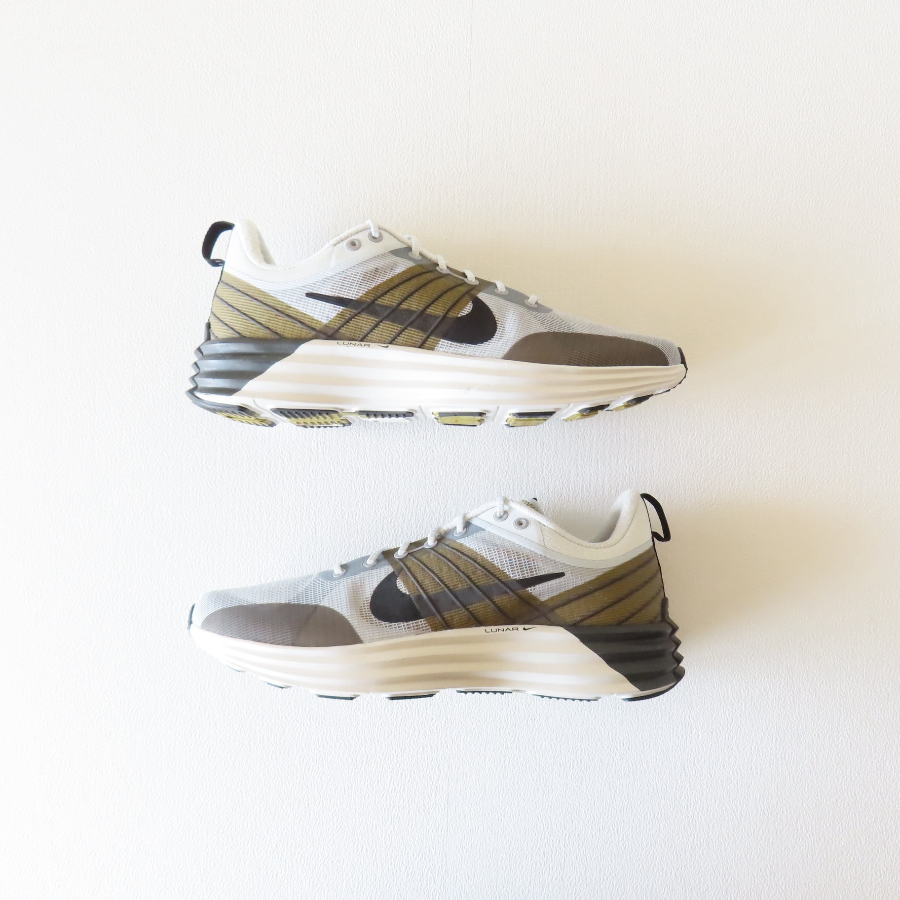 Nike Lunar Roam "Platinum Tint and Desert Moss"