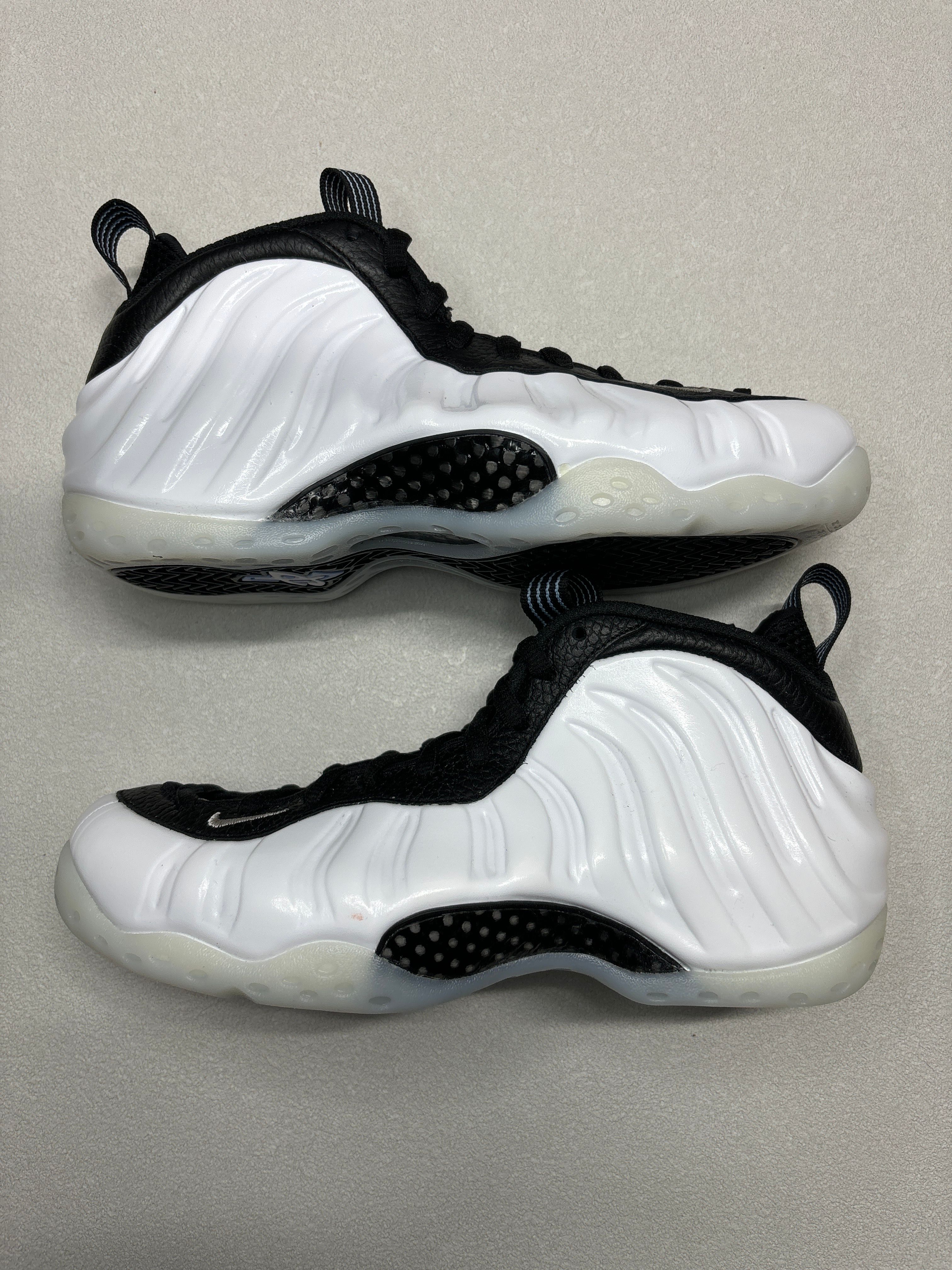 Nike Air Foamposite One "White and Black"