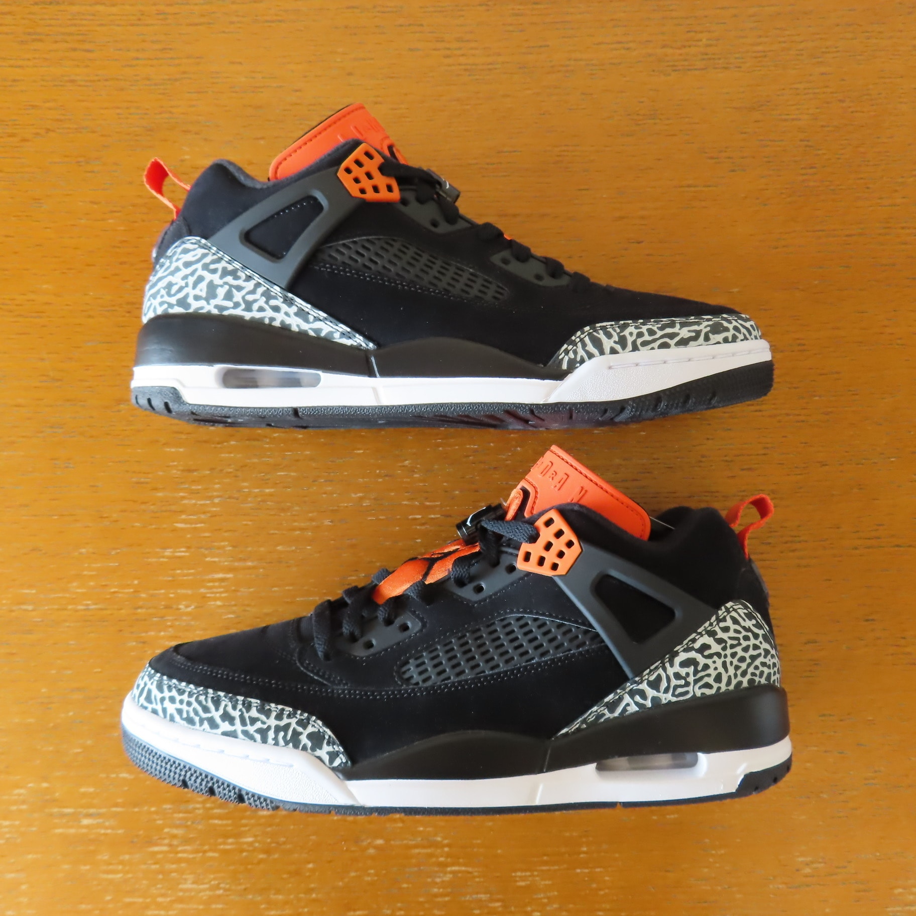 ナイキ ジョーダン スパイジーク ロー "サファリ"