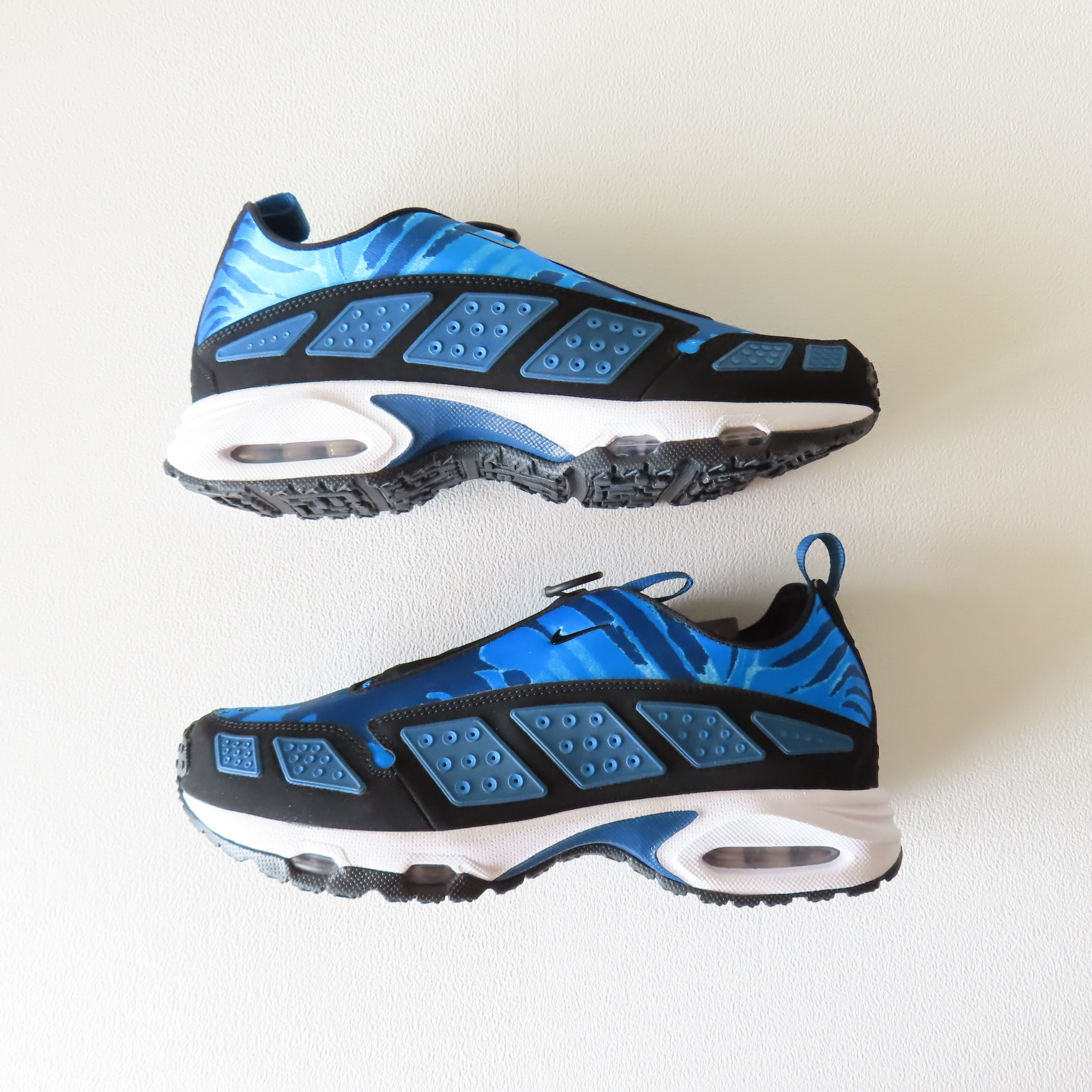 Nike Air Max SNDR "Black and Photo Blue"