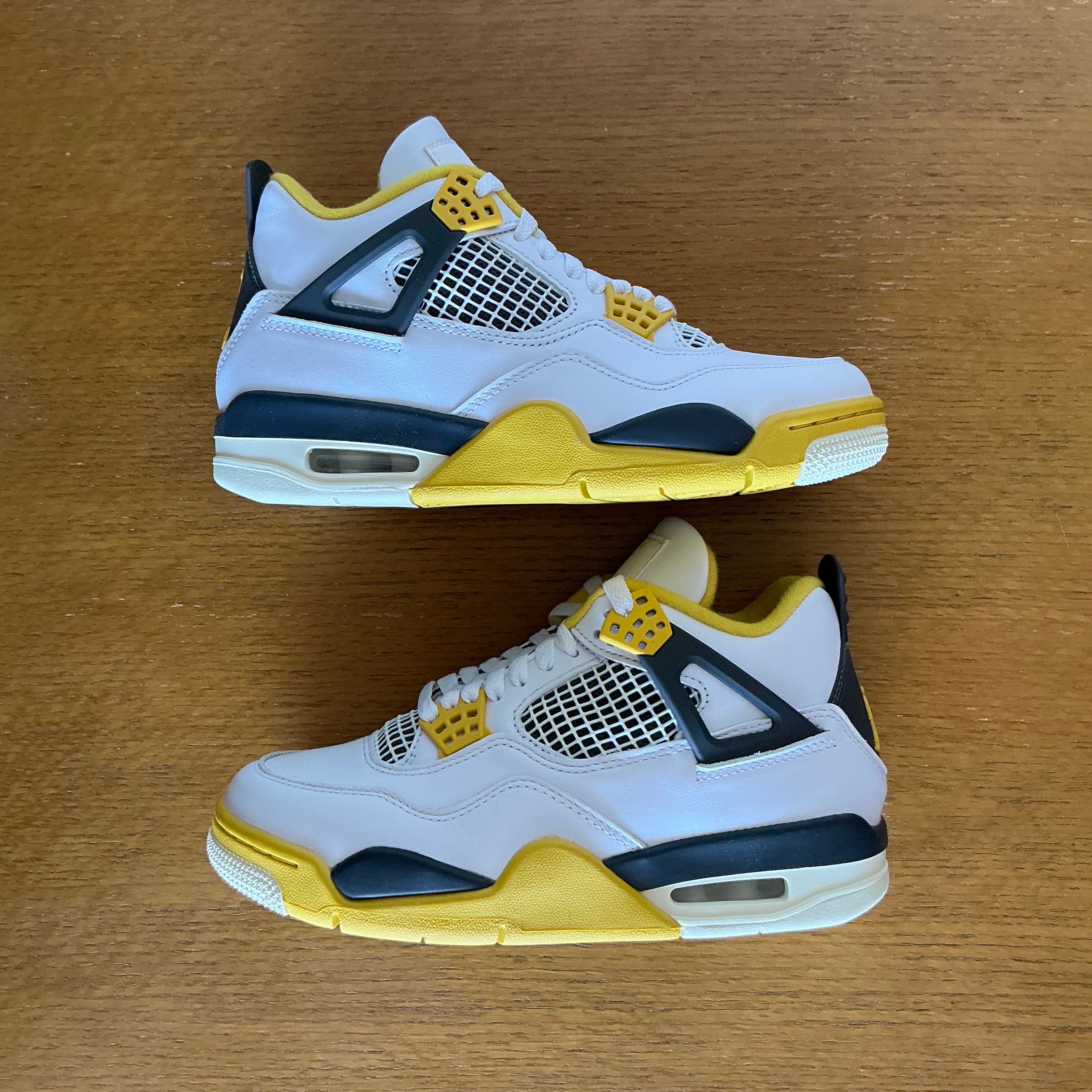 Nike Women's Air Jordan 4 Retro "Vivid Sulfur"