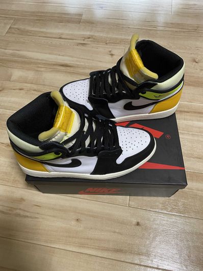 Nike Air Jordan 1 High OG "Volt Gold"