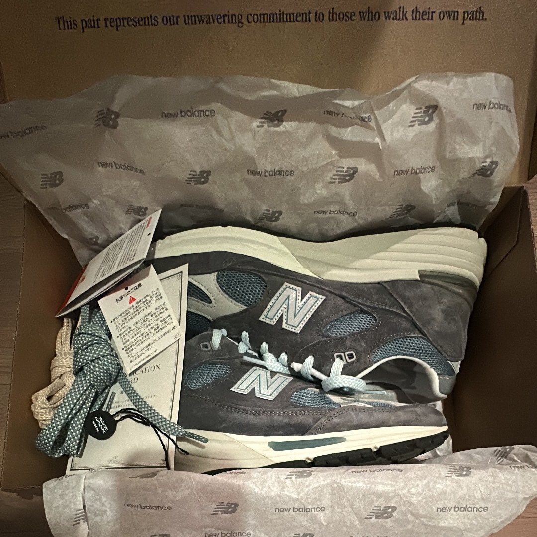 KITH × New Balance 991V2 "Asphalt/Lead/Oyster Mushroom"