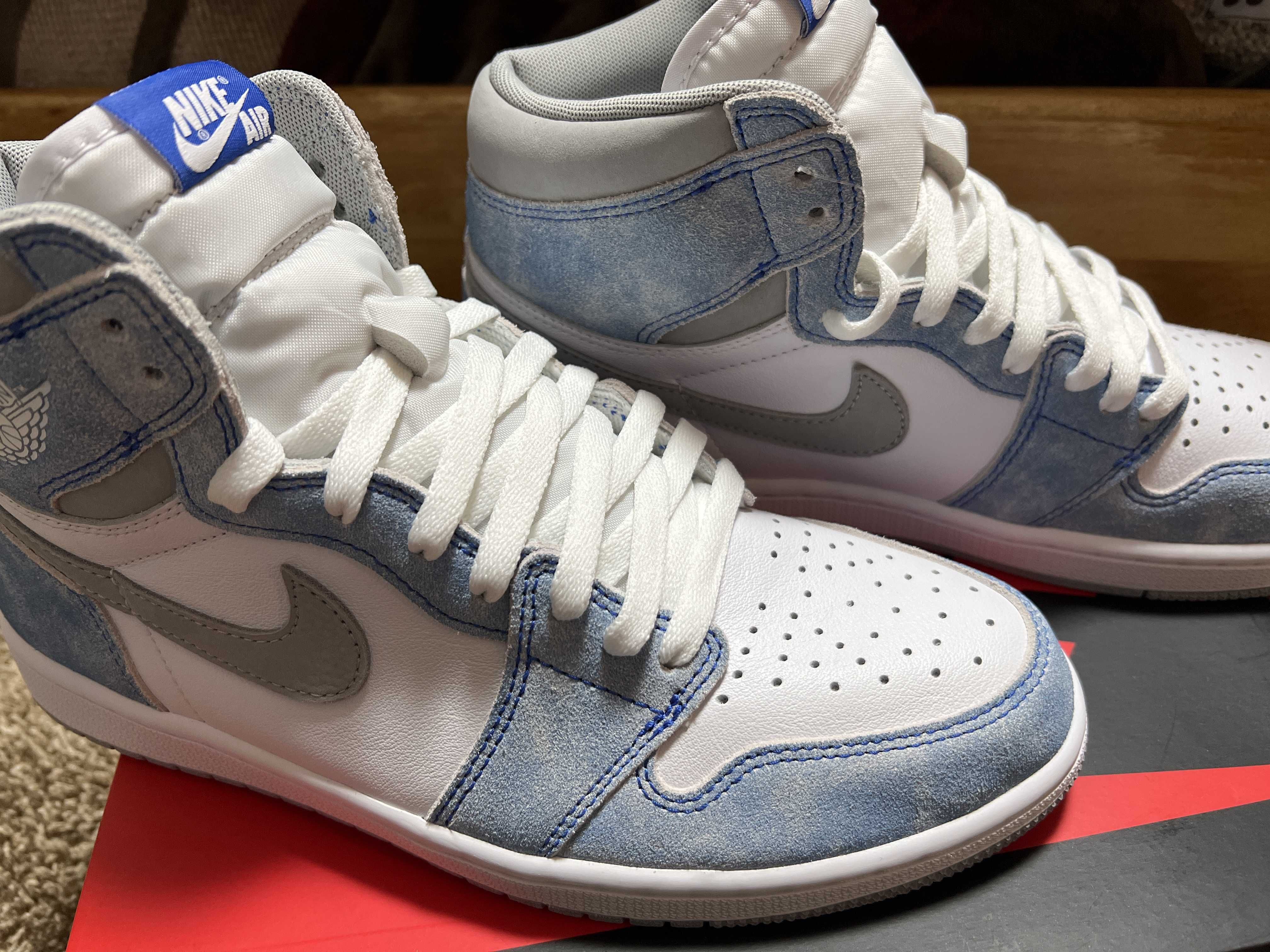 Nike Air Jordan 1 High OG "Hyper Royal"