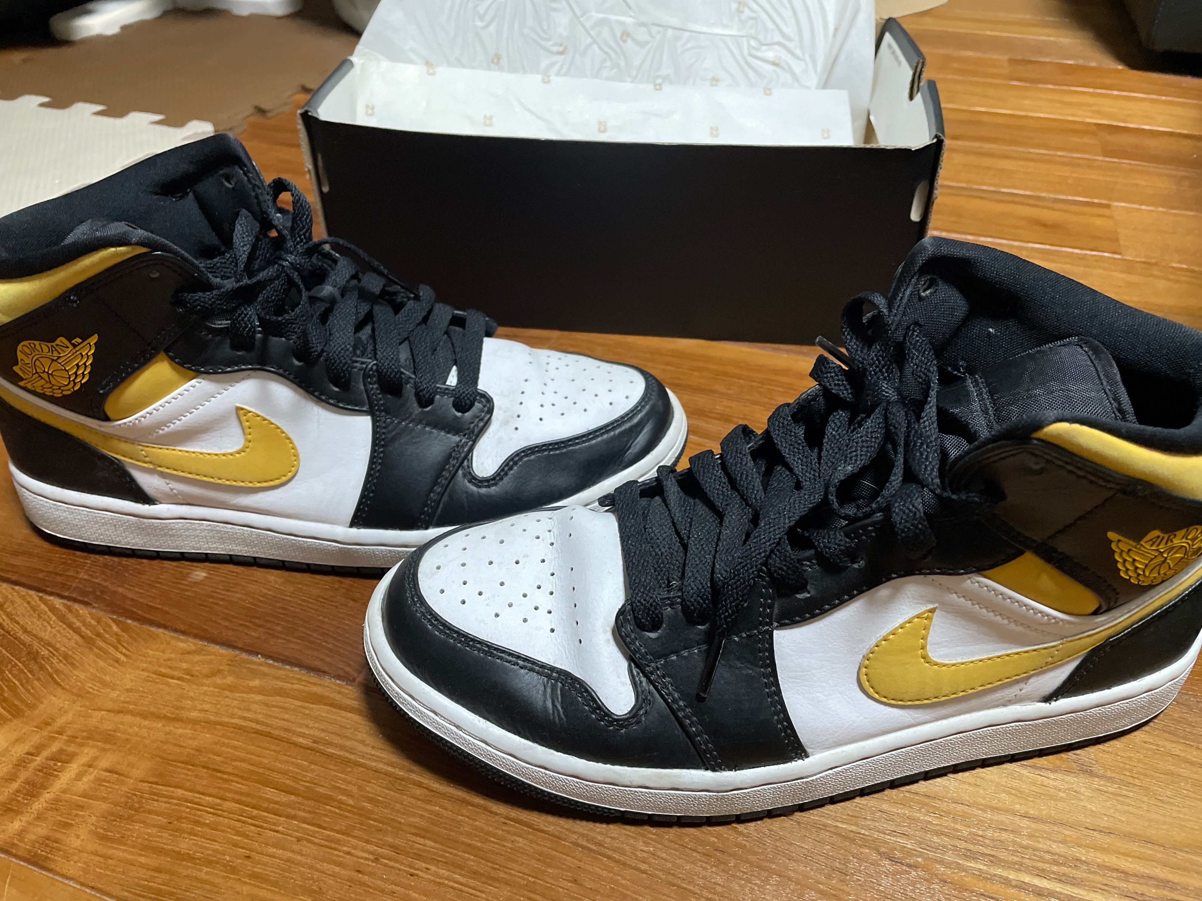 Nike Air Jordan 1 Mid "White/Pollen-Black"
