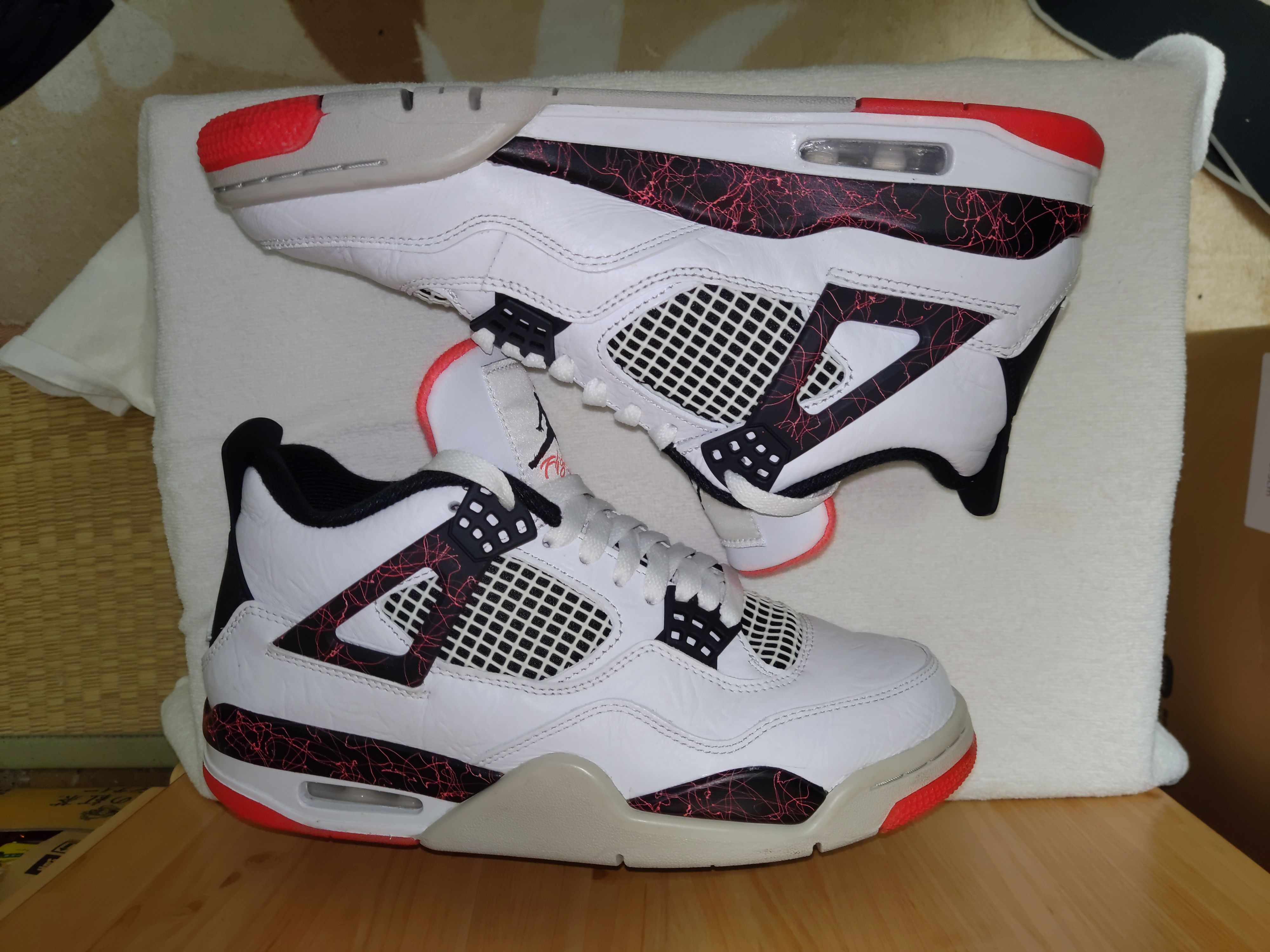 Nike Air Jordan 4 Retro "Flight Nostalgia"
