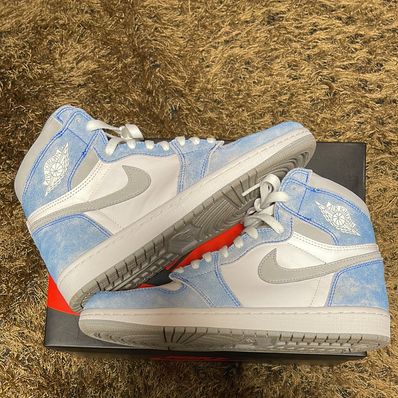 Nike Air Jordan 1 High OG "Hyper Royal"