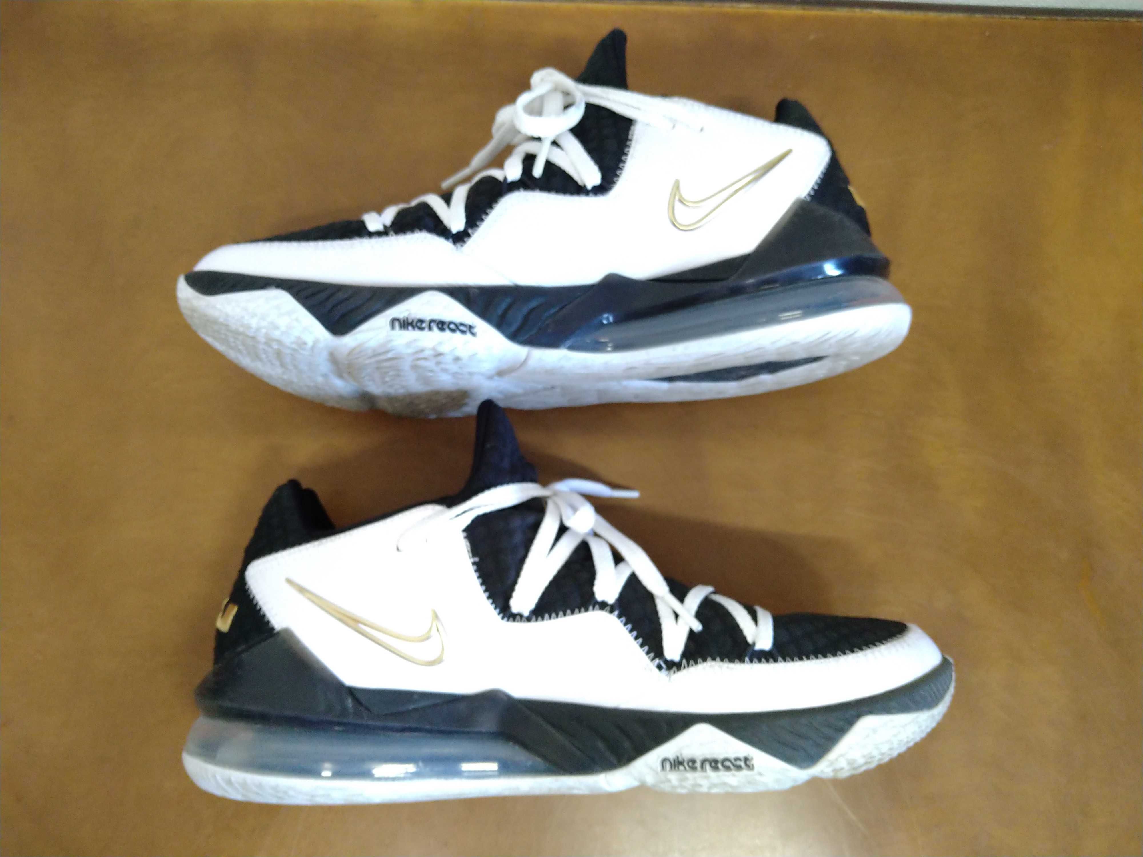 Nike LeBron 17 Low "White/Metallic Gold Black"