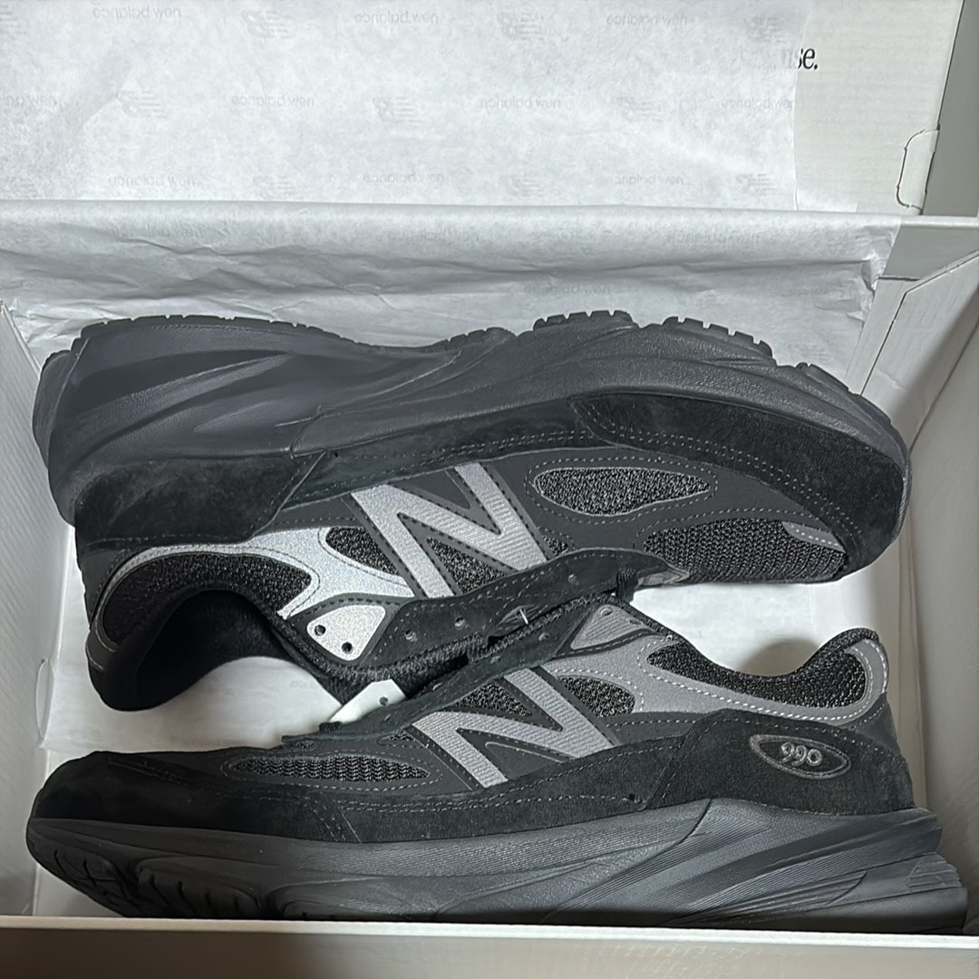 New Balance 990V6 "Triple Black"