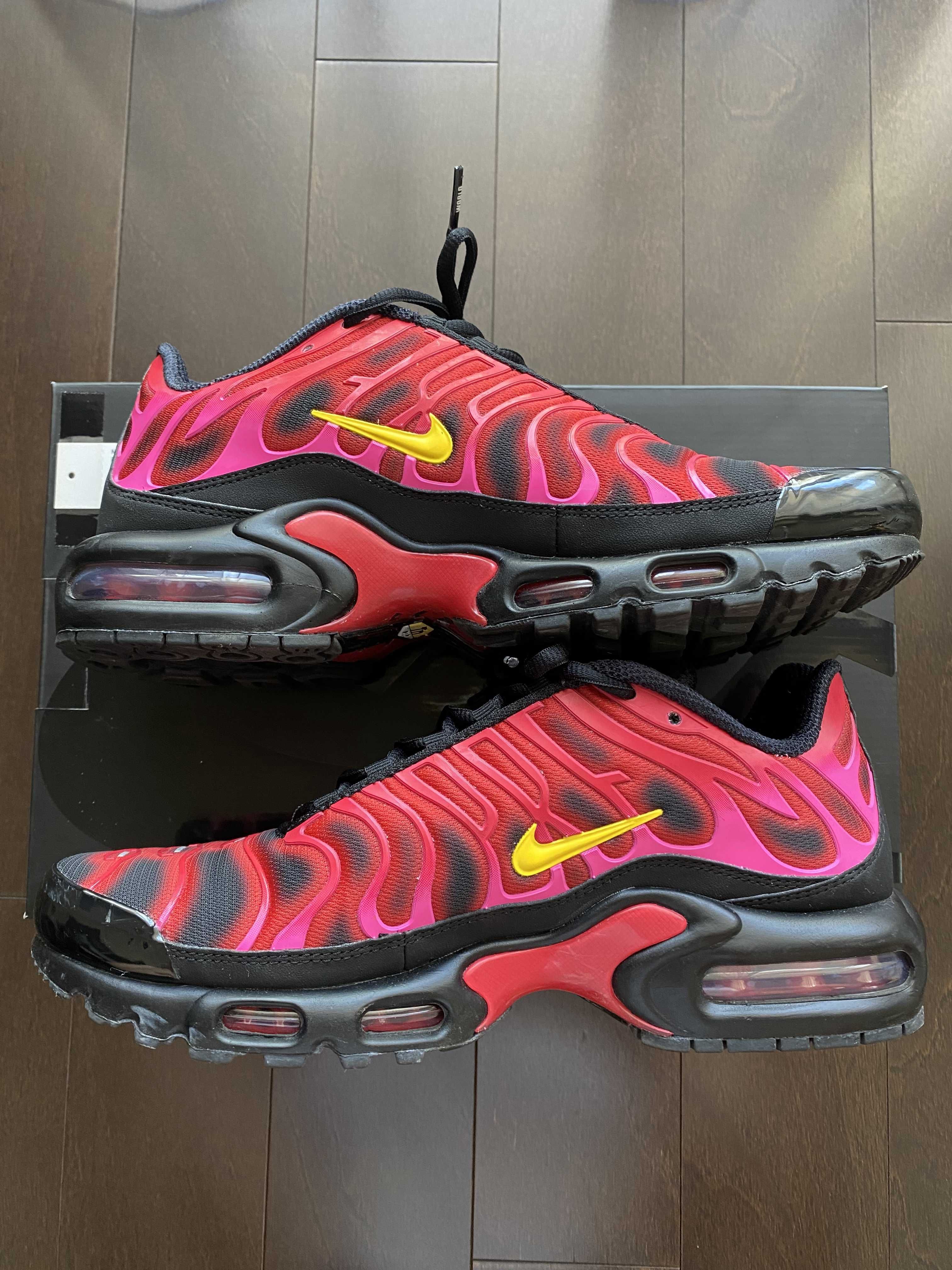 Supreme × Nike Air Max Plus "Hyper Grape"