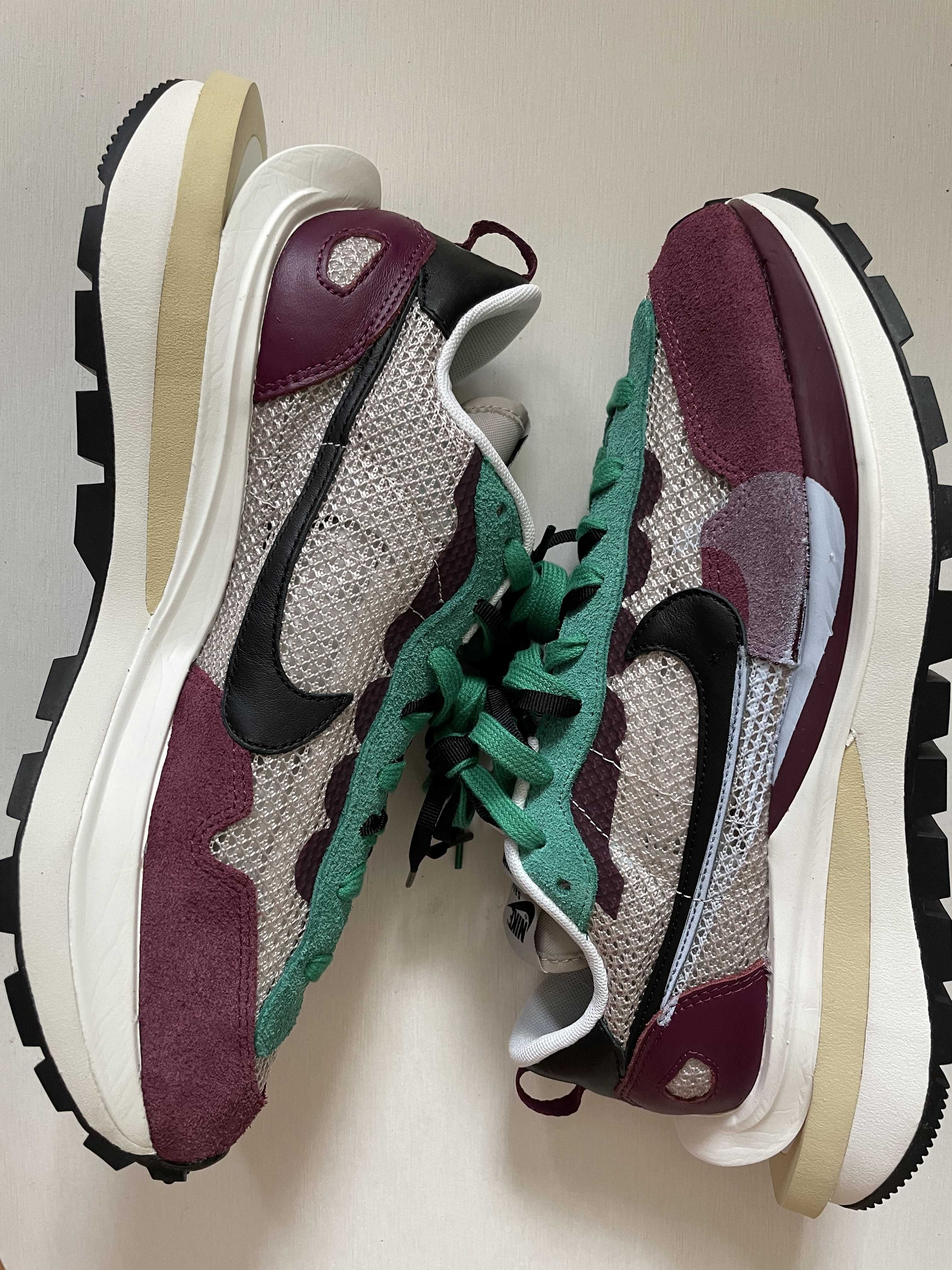 sacai × Nike Vapor Waffle "String/Red/Green"