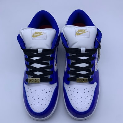 Supreme × Nike SB Dunk Low OG QS Gold Stars "White/Hyper Blue"
