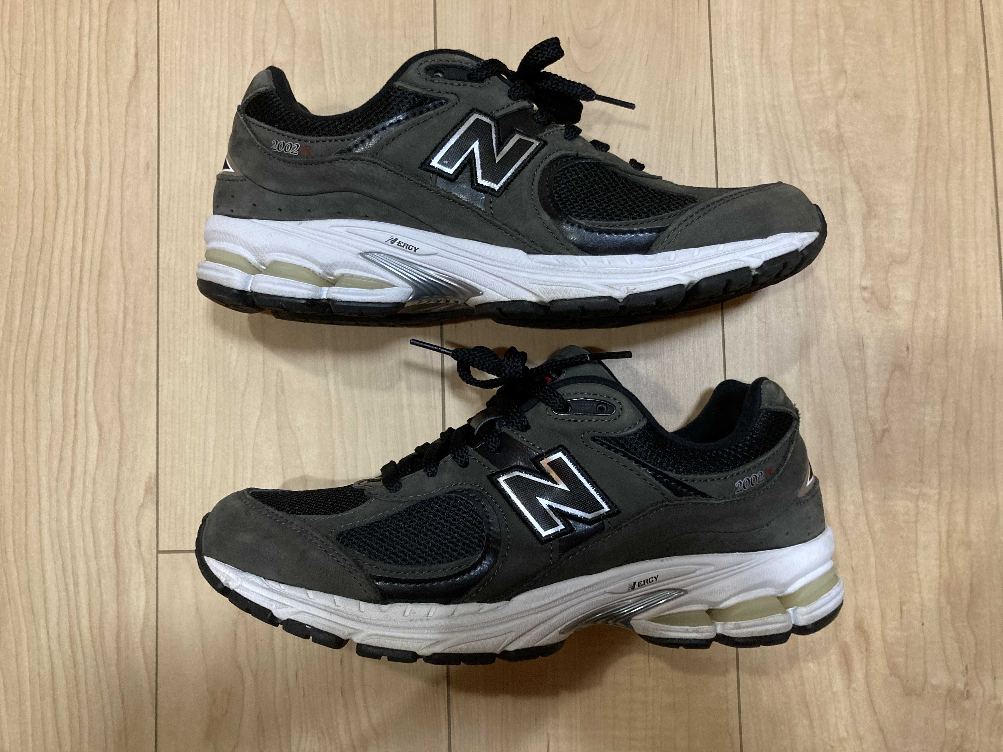 New Balance 2002R "Black/Gray"