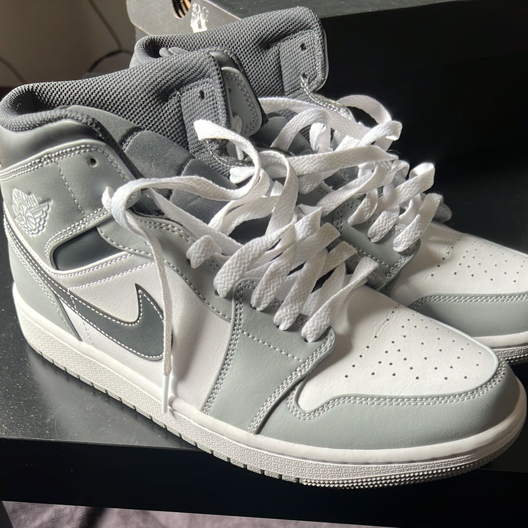 Nike Air Jordan 1 Mid "Grey White/Anthracite"