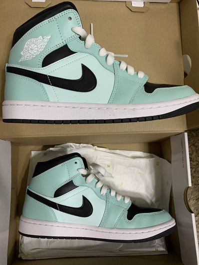 NIKE Women's AIR JORDAN 1 MID "AQUA BLUE"