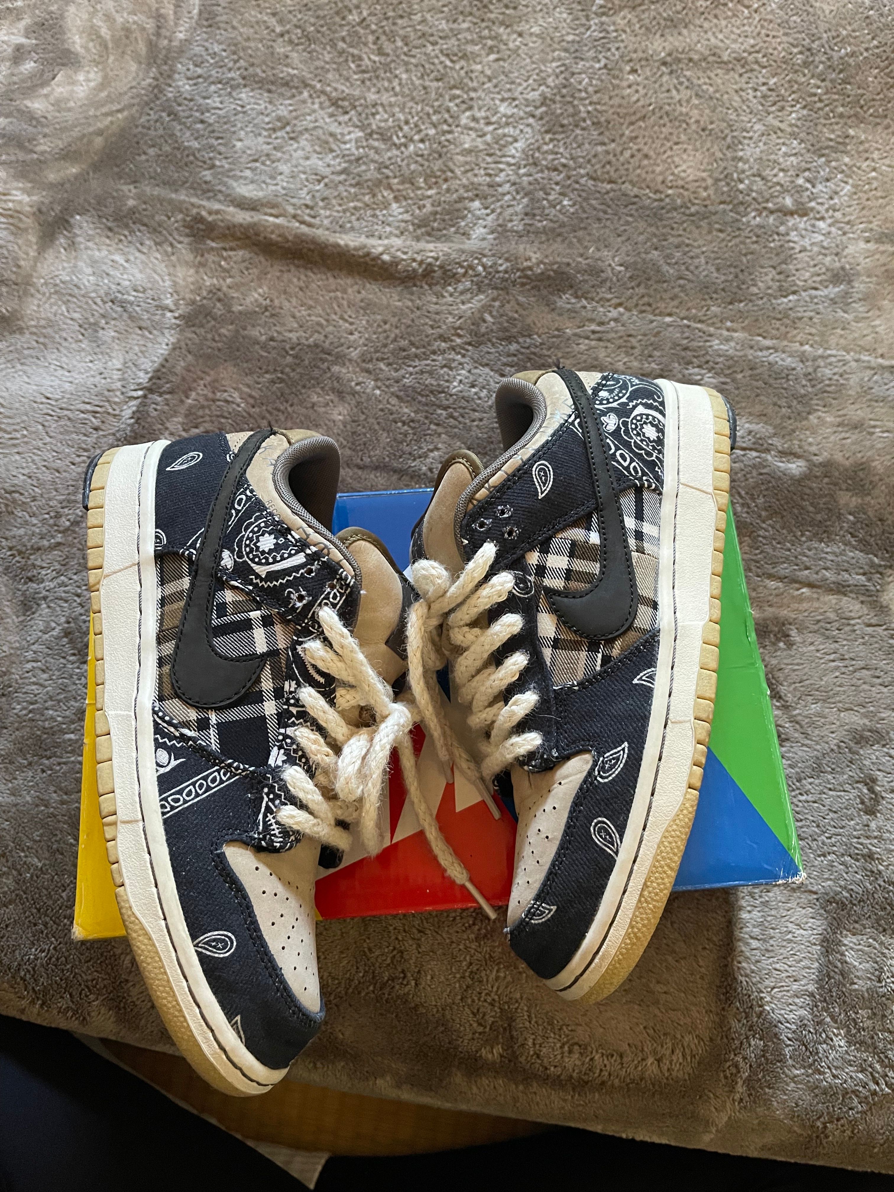 Travis Scott × Nike SB Dunk Low "Black/Parachute Beige"