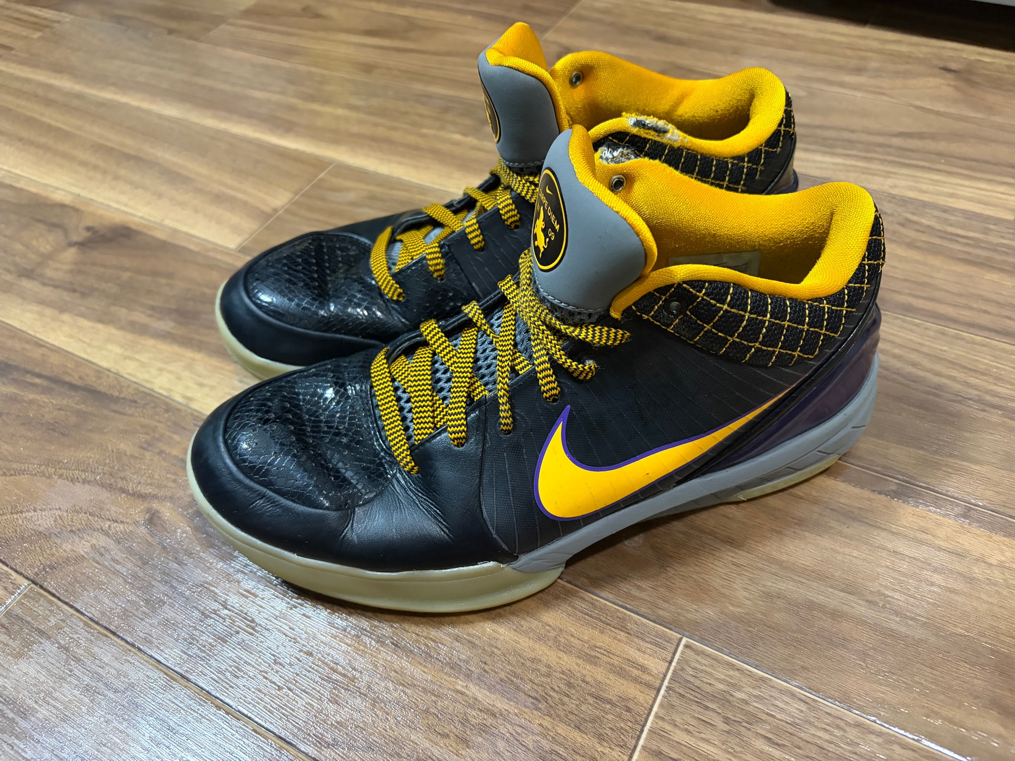 NIKE KOBE IV PROTRO "BLACK/DEL SOL"