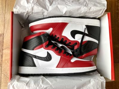 Nike Women's Air Jordan 1 High OG "Satin Red"