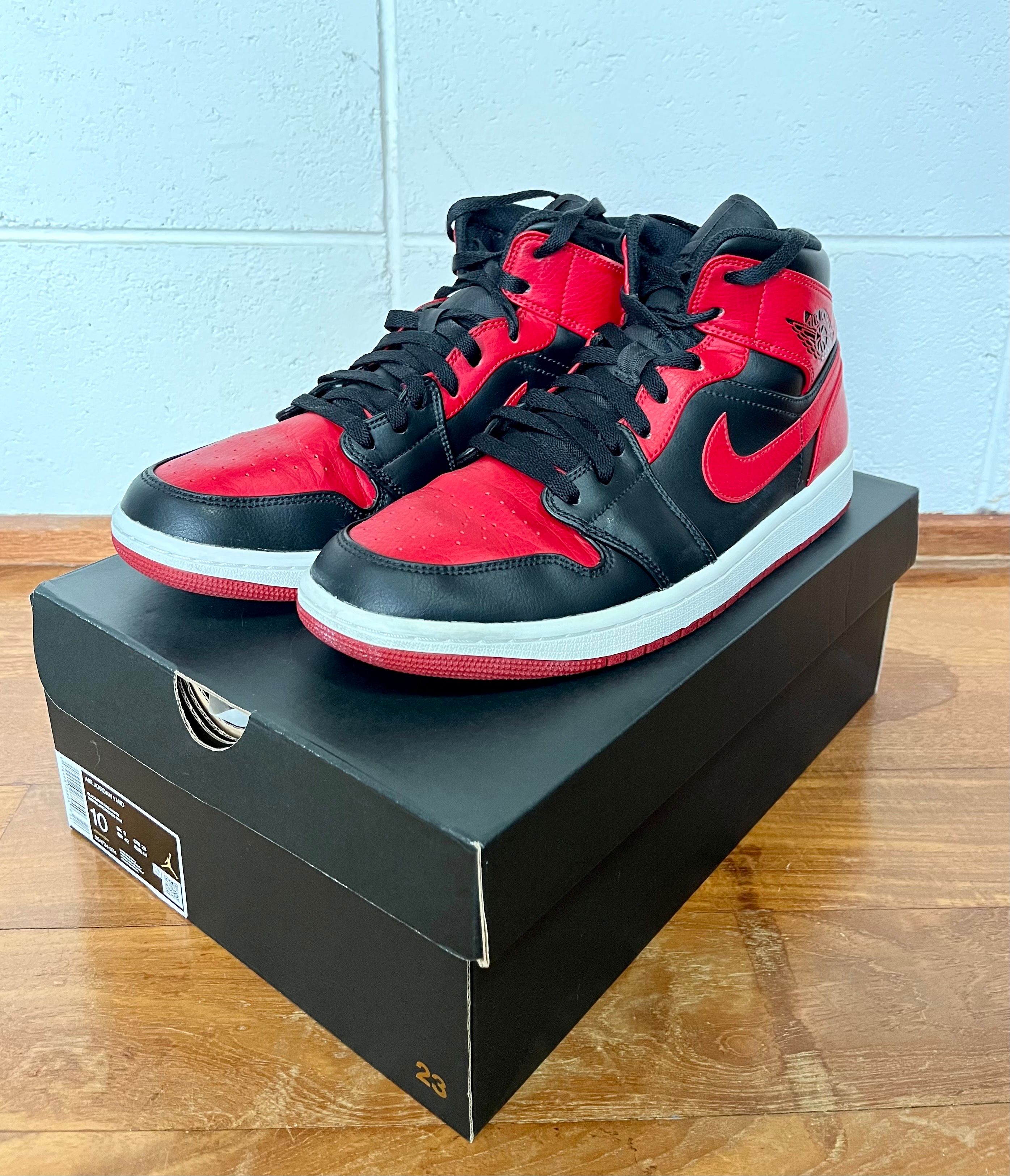 Nike Air Jordan 1 Mid "Bred"