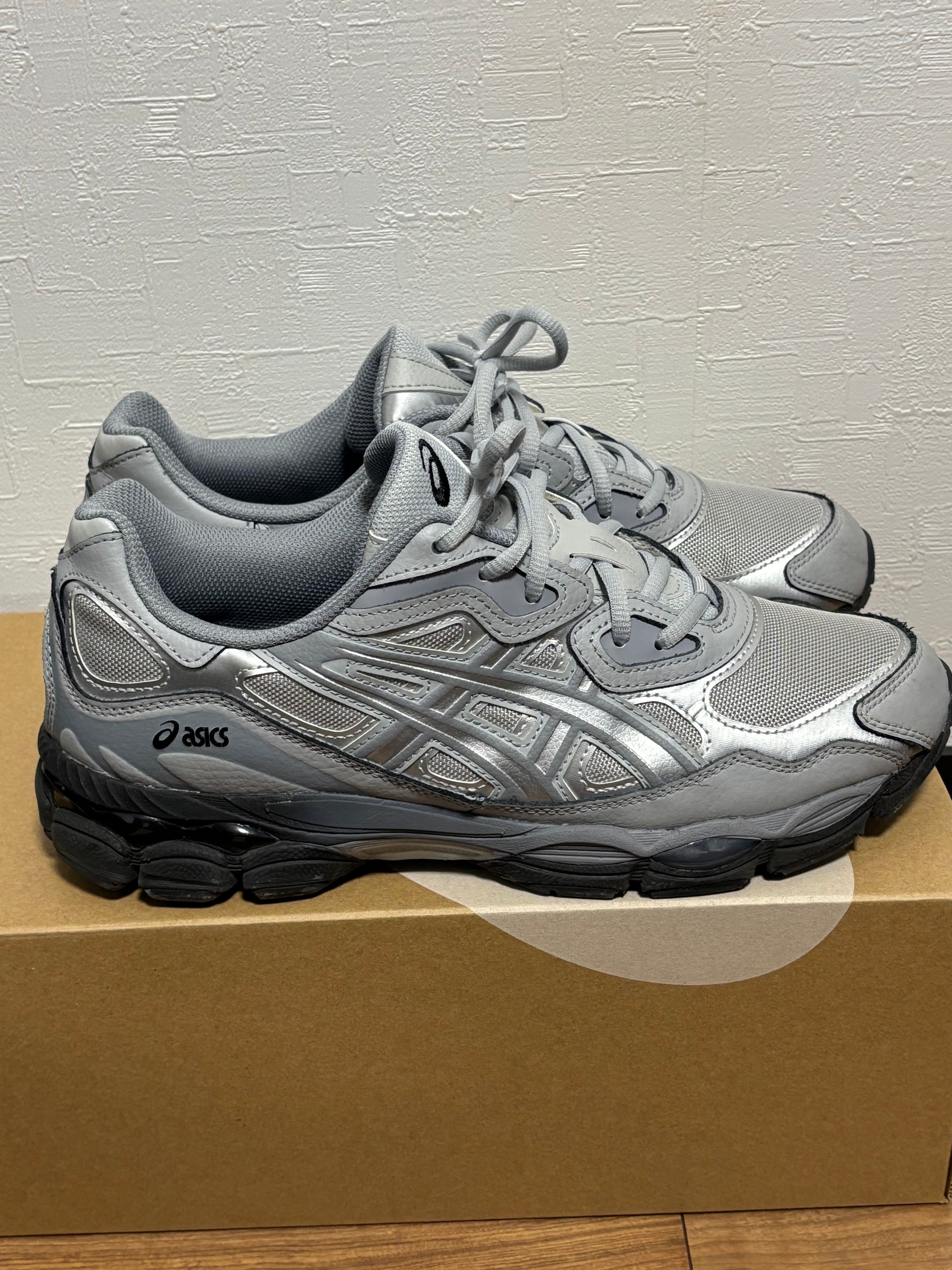 アシックス(ASICS)スニーカー アパレル 人気の新作/中古通販 