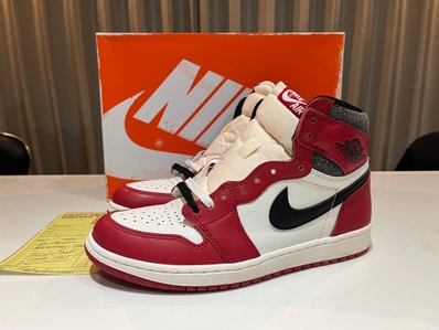 Nike Air Jordan 1 High OG "Lost & Found/Chicago"