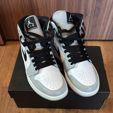Nike Air Jordan 1 Mid "Light Smoke Grey/White/Black"