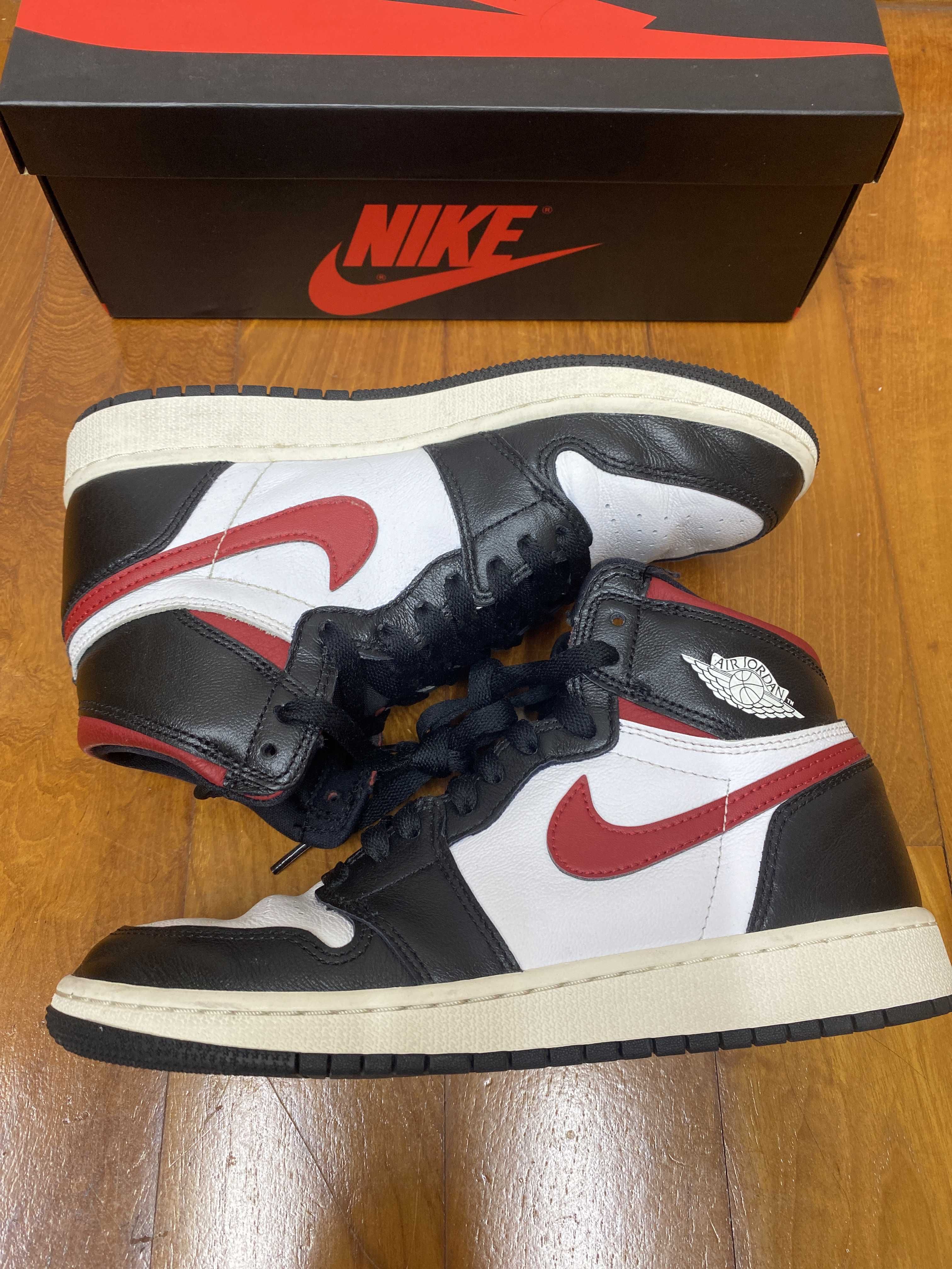Nike GS Air Jordan 1 Retro High "Black Gym Red"