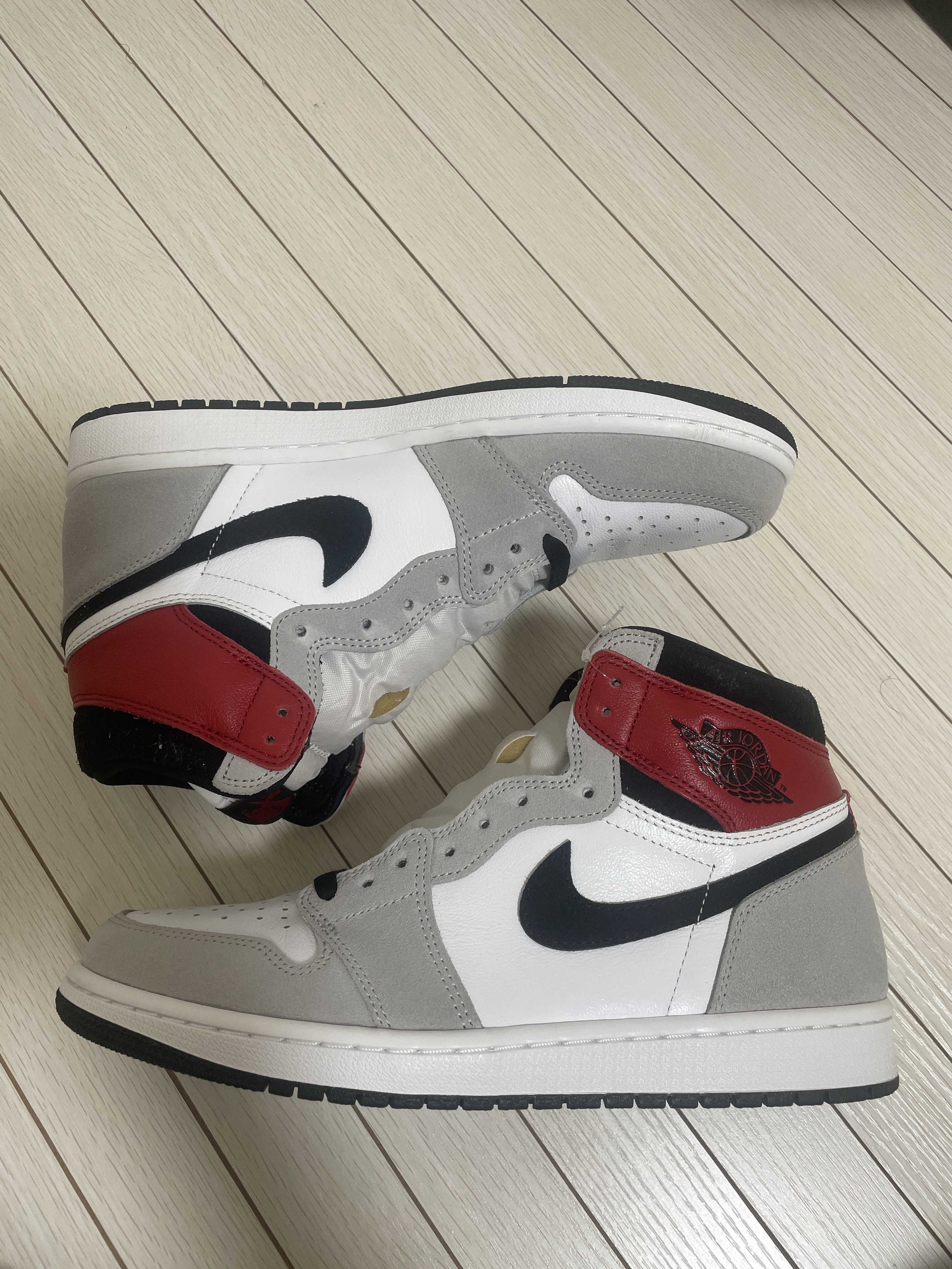 Nike Air Jordan 1 High OG "White/Black/Light Smoke Grey"
