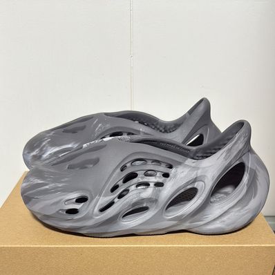 adidas YEEZY Foam Runner "MX Granite"