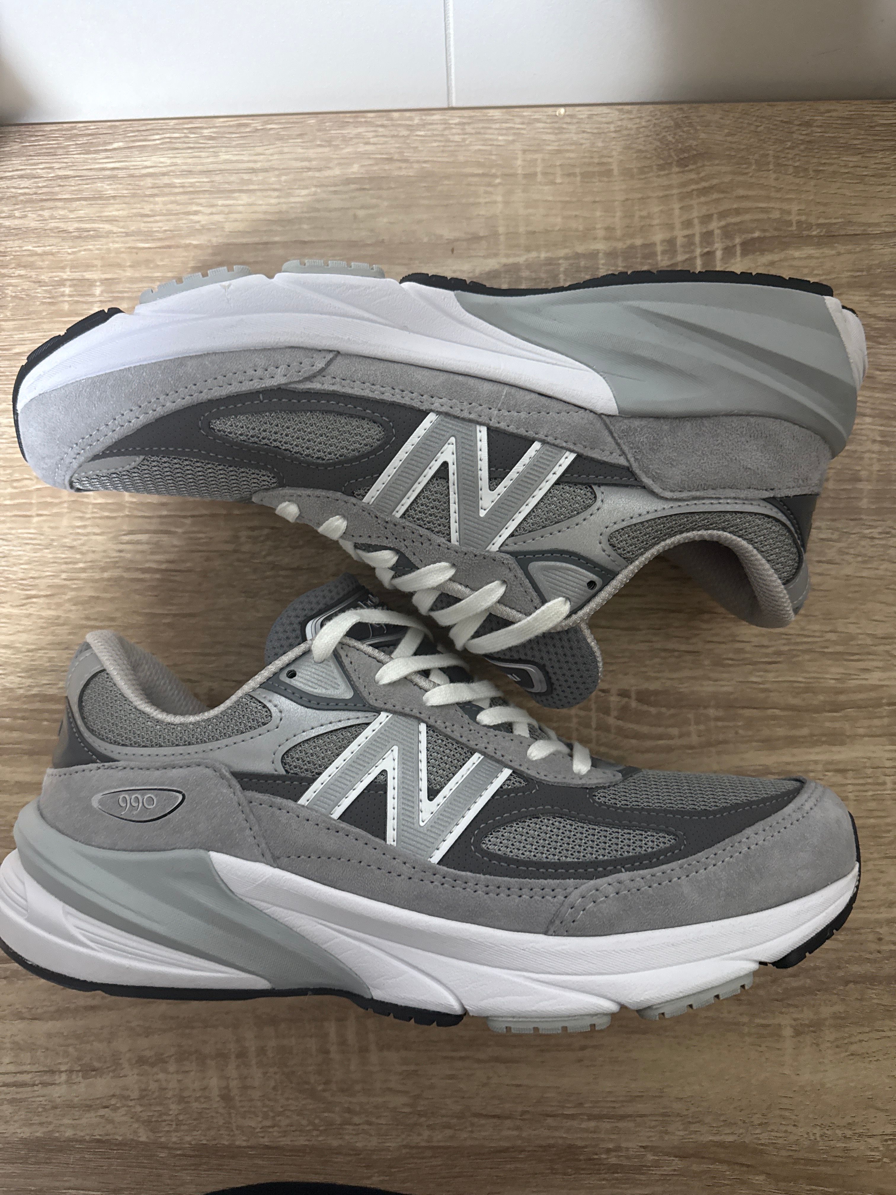 New Balance 990V6 "Gray" (Heel Logo NB)