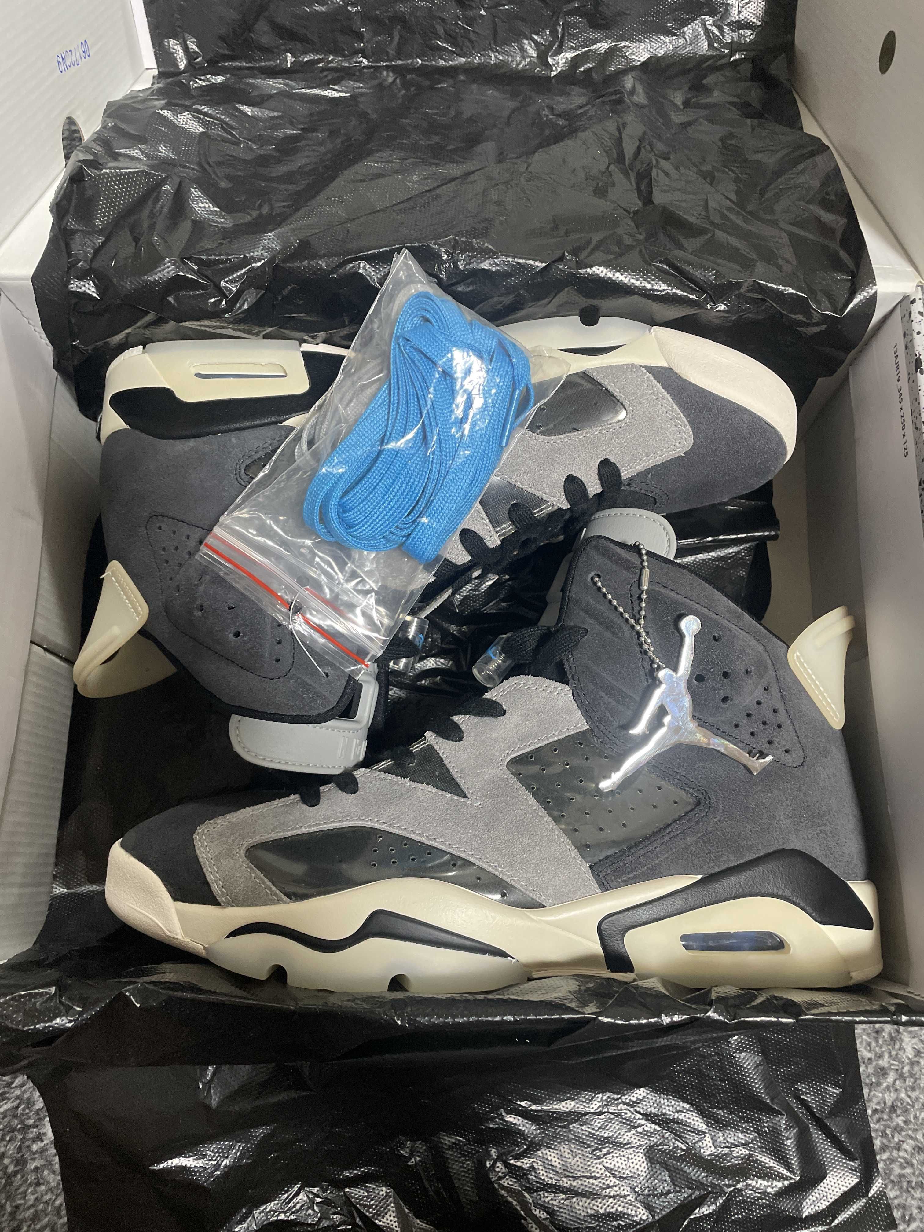 NIike Women's Air Jordan 6 "Smoke Grey"