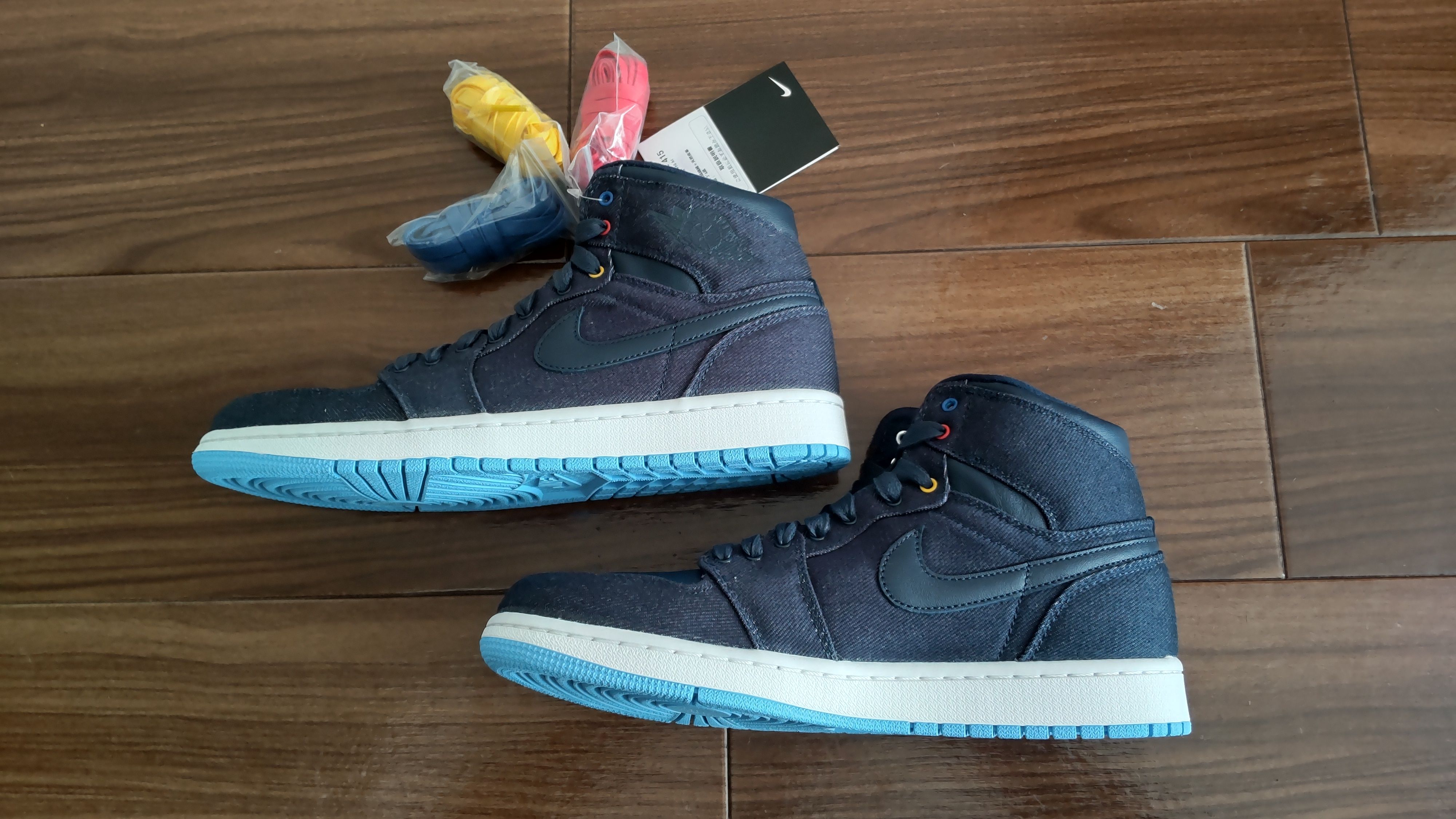 Nike Air Jordan 1 Retro High "Family Forever"
