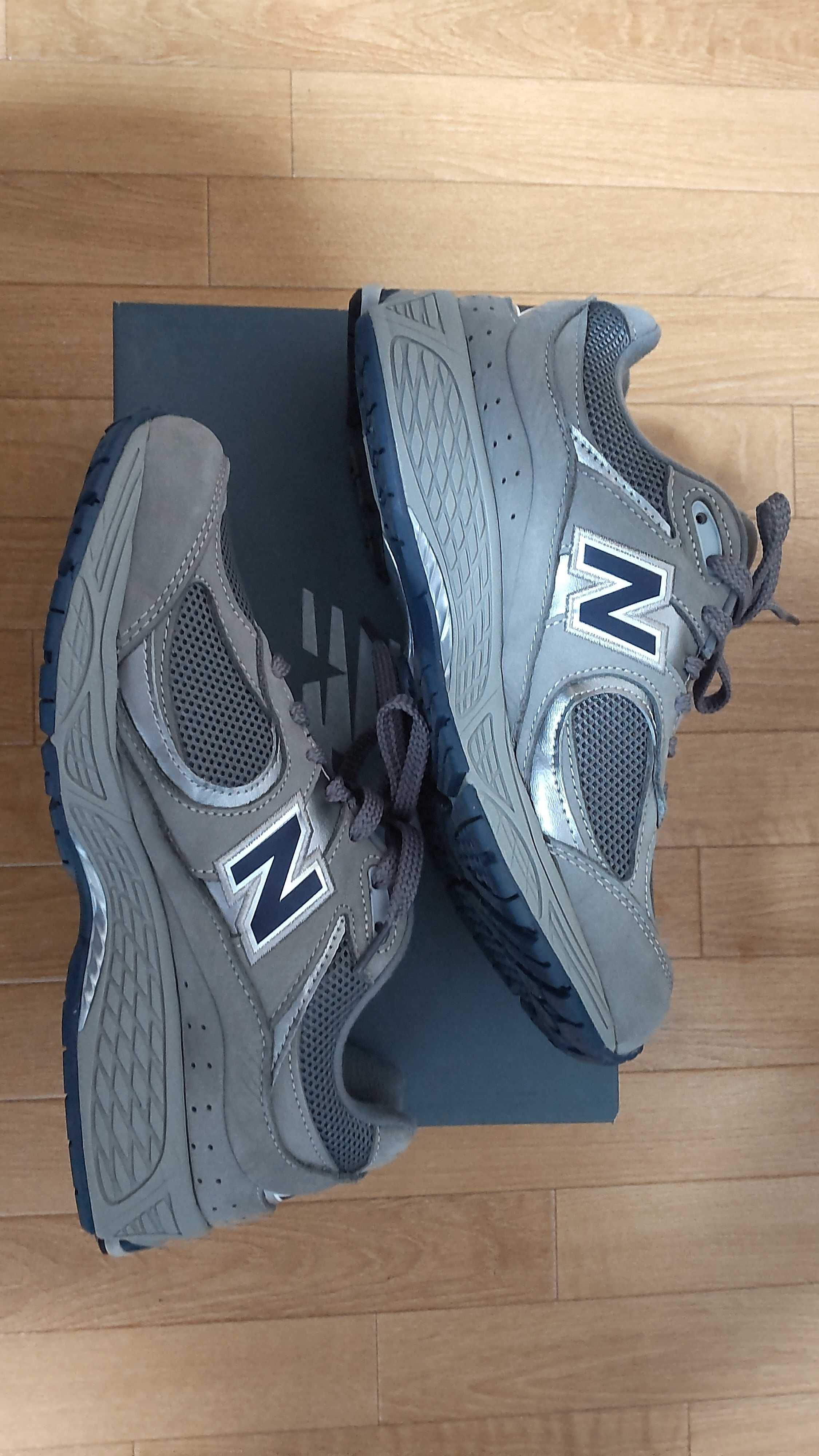 New Balance 2002R "Gray"