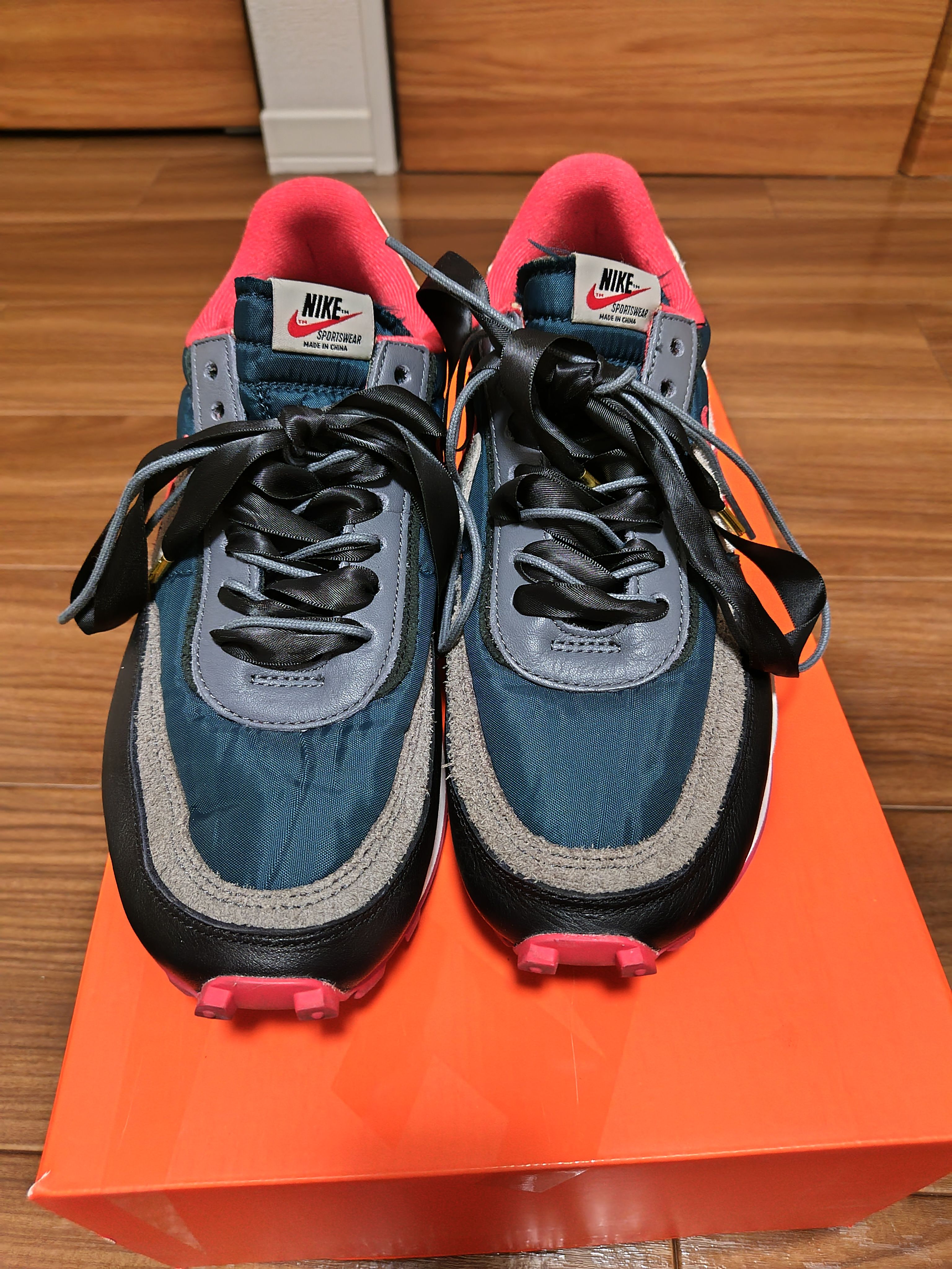 UNDERCOVER × sacai × Nike LD Waffle "Midnight Spruce/Pale Ivory-Dark Grey-University Red"