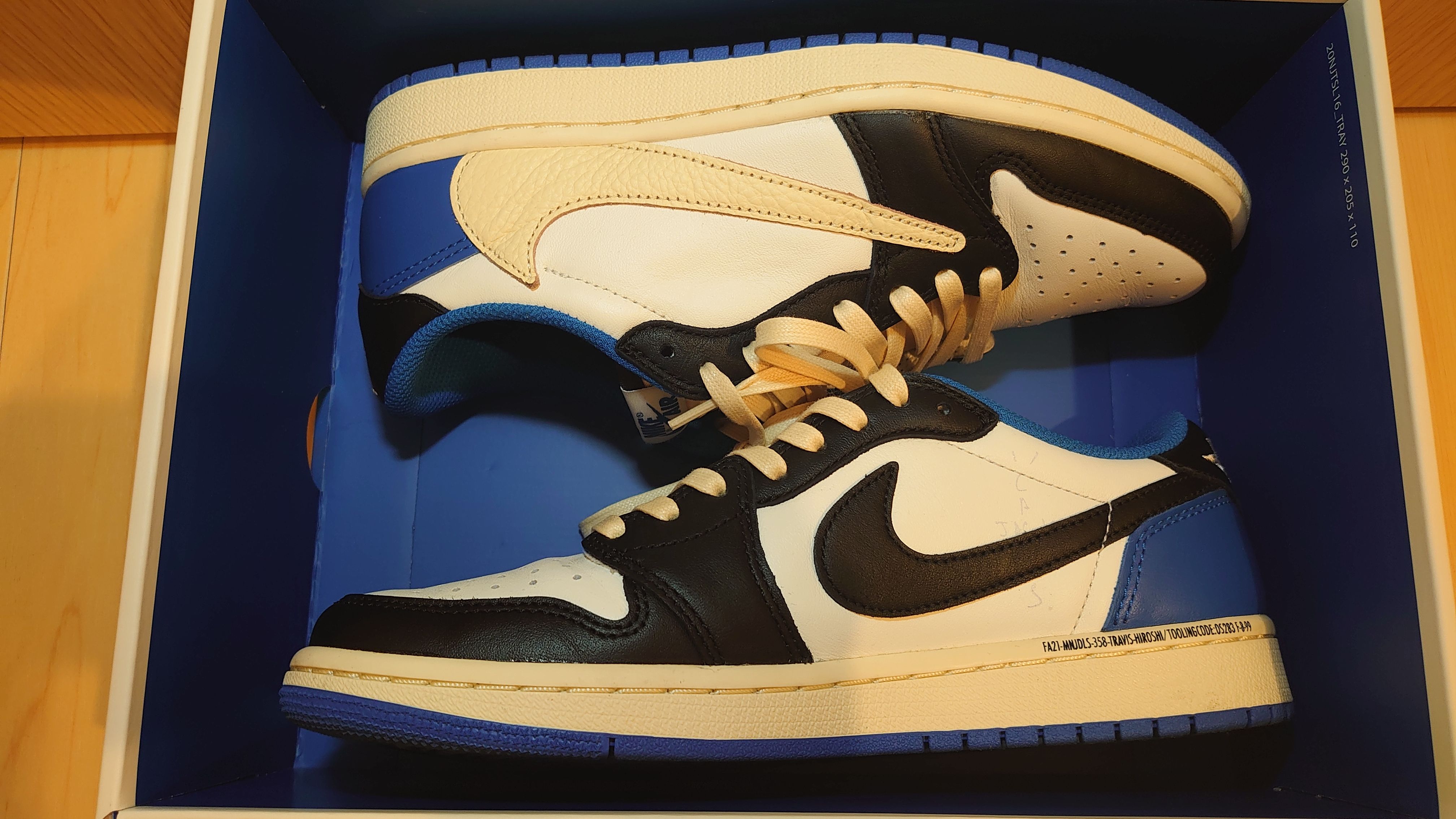 Travis Scott × fragment design × Nike Air Jordan 1 Low OG SP "Military Blue"