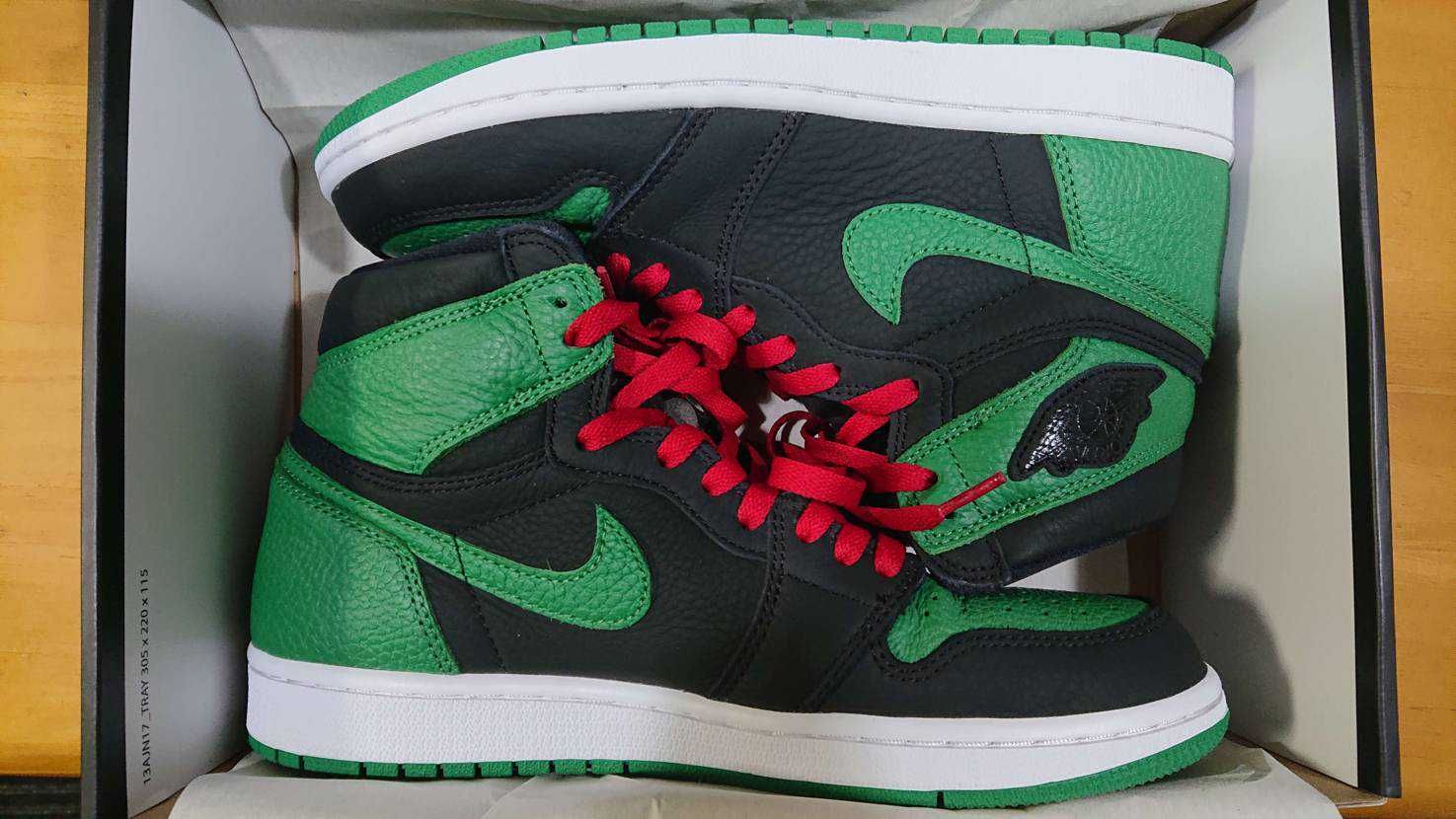 Nike Air Jordan 1 Retro High OG "Black/Pine Green" (2020)      
